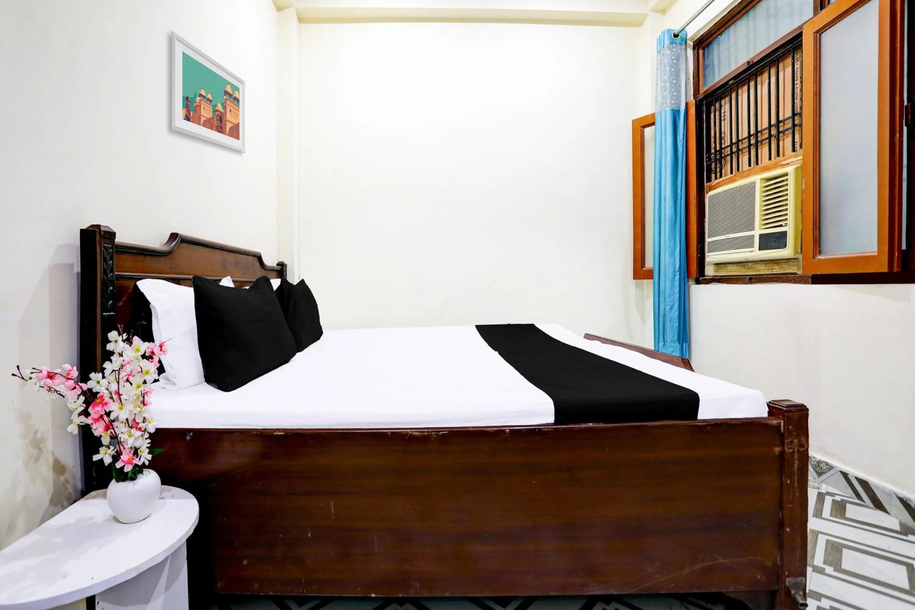 Bedroom, Bed in Hotel O Suryawanshi