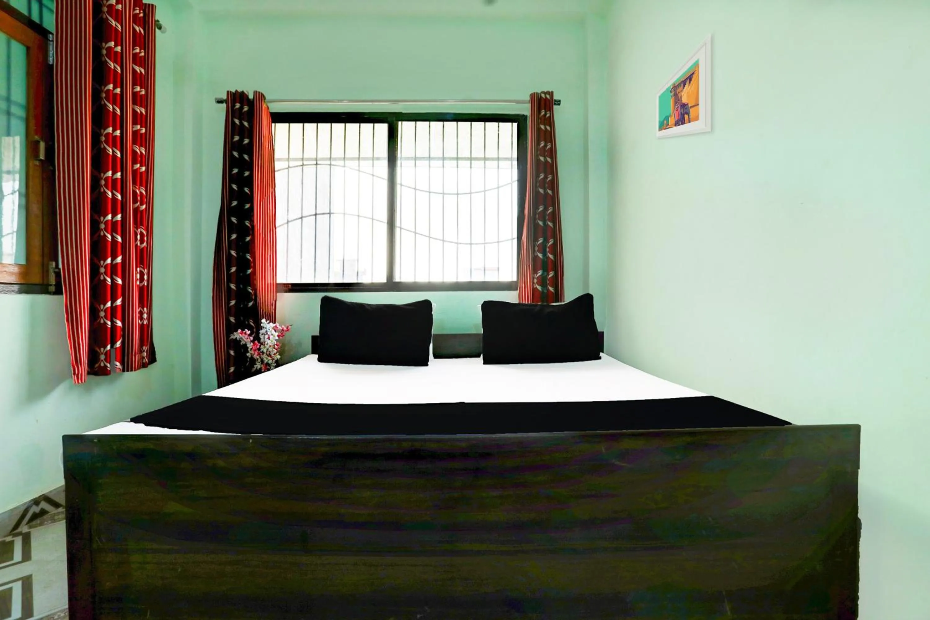 Bedroom, Bed in Hotel O Suryawanshi