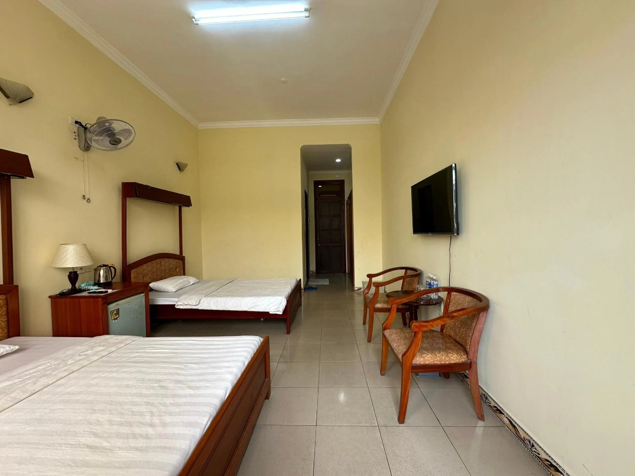 Bedroom, Bed in OYO 1246 Nha Khach Cuc Hau Can