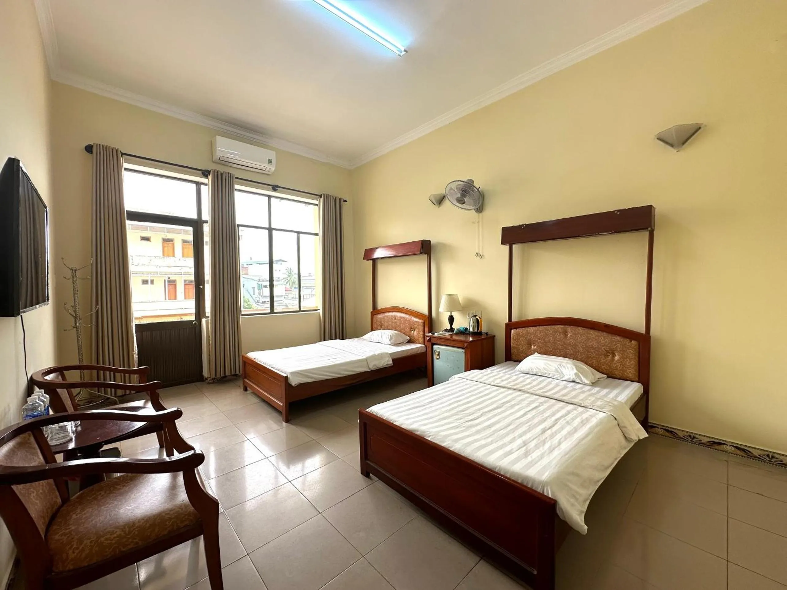 Bedroom, Bed in OYO 1246 Nha Khach Cuc Hau Can