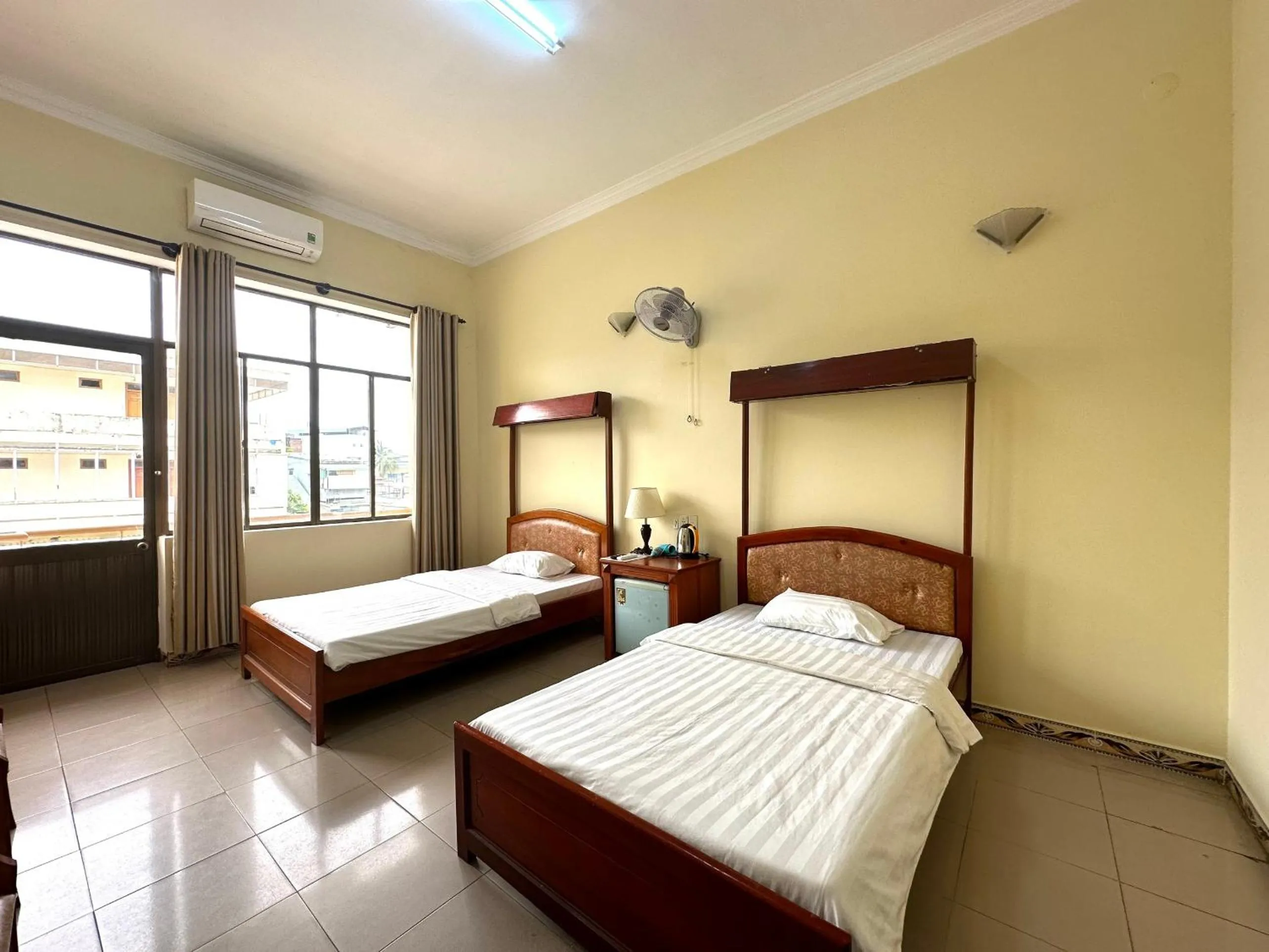 Bedroom, Bed in OYO 1246 Nha Khach Cuc Hau Can