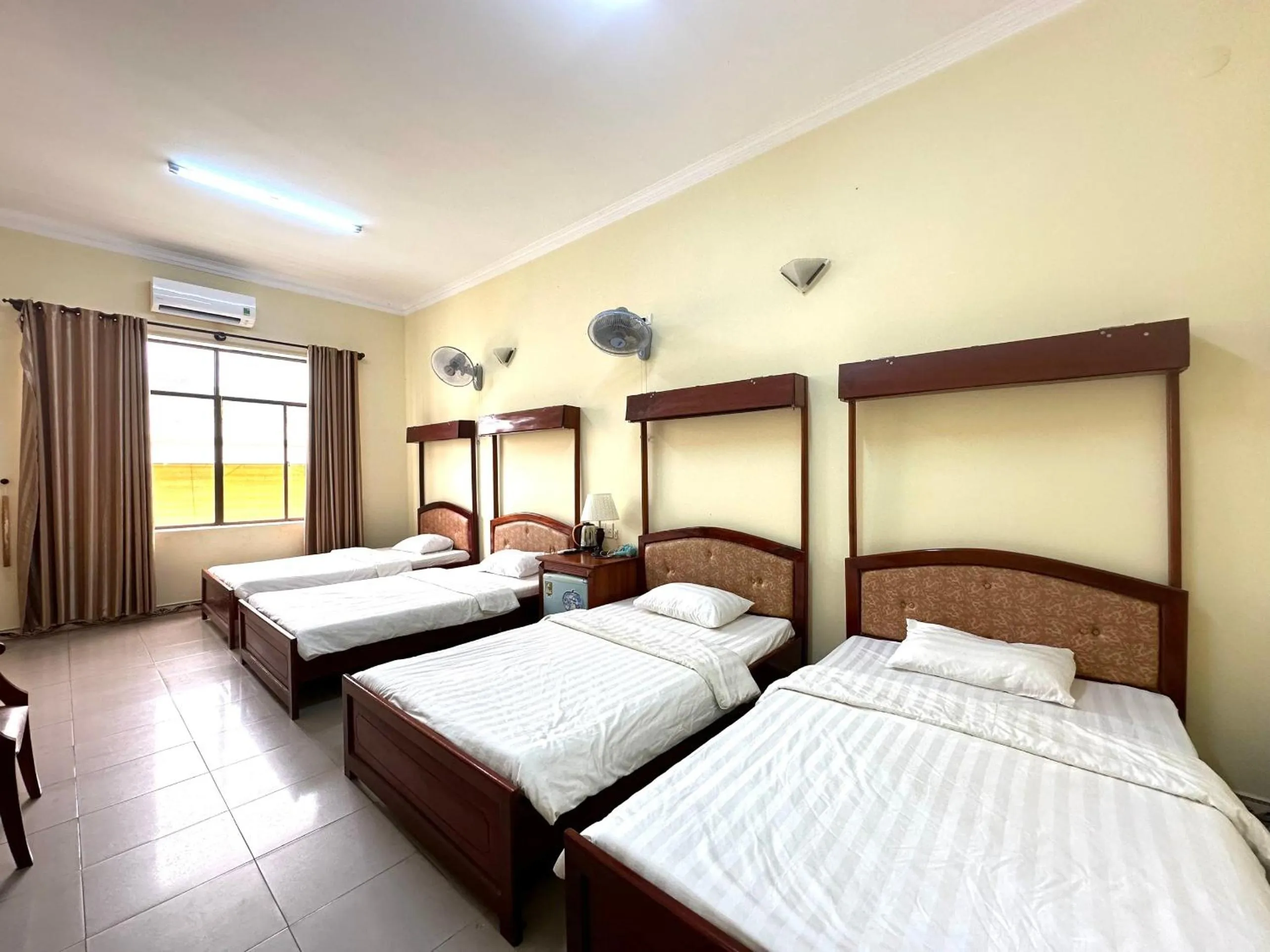 Bedroom, Bed in OYO 1246 Nha Khach Cuc Hau Can