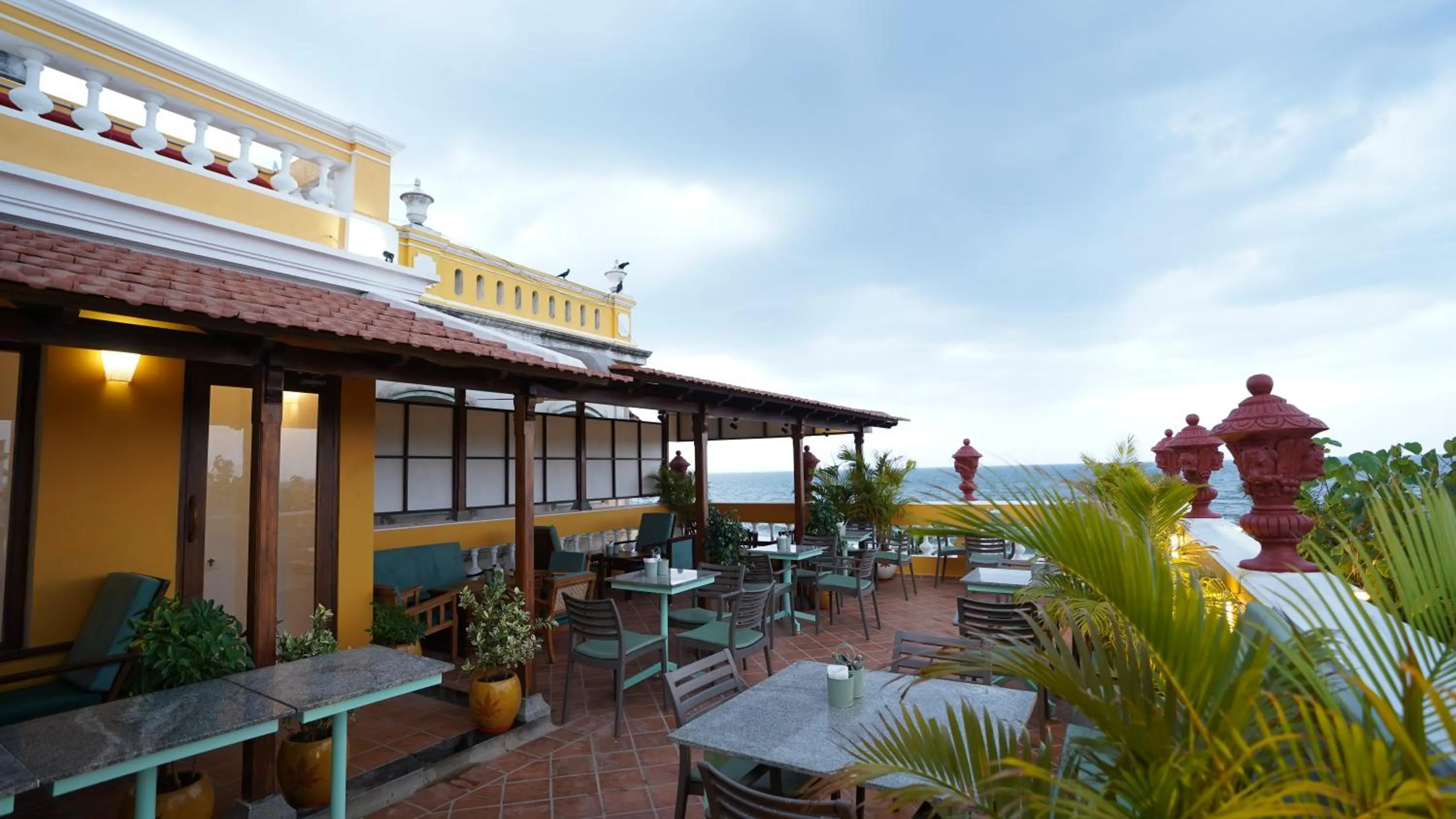 Restaurant/places to eat in La Plage Seaview Suites