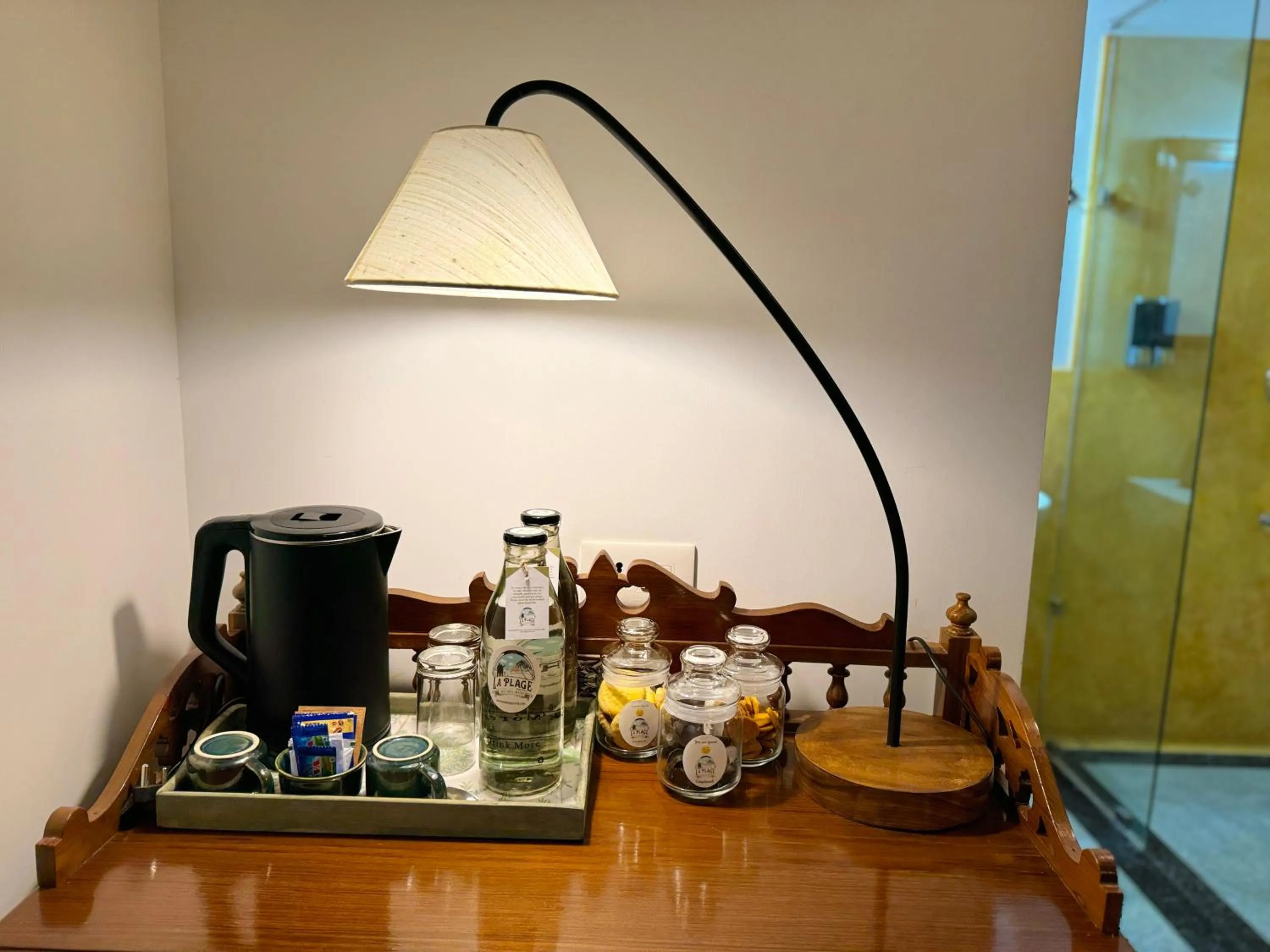 Coffee/tea facilities in La Plage Seaview Suites