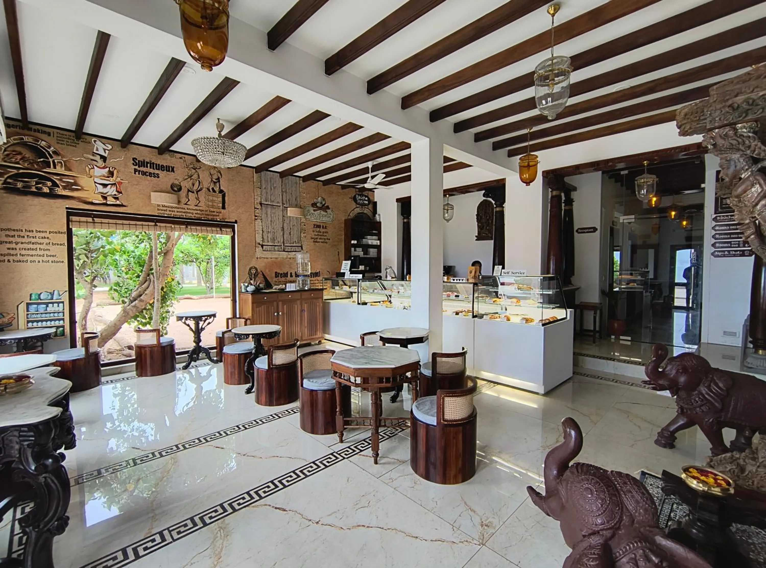 Lobby or reception in La Plage Seaview Suites