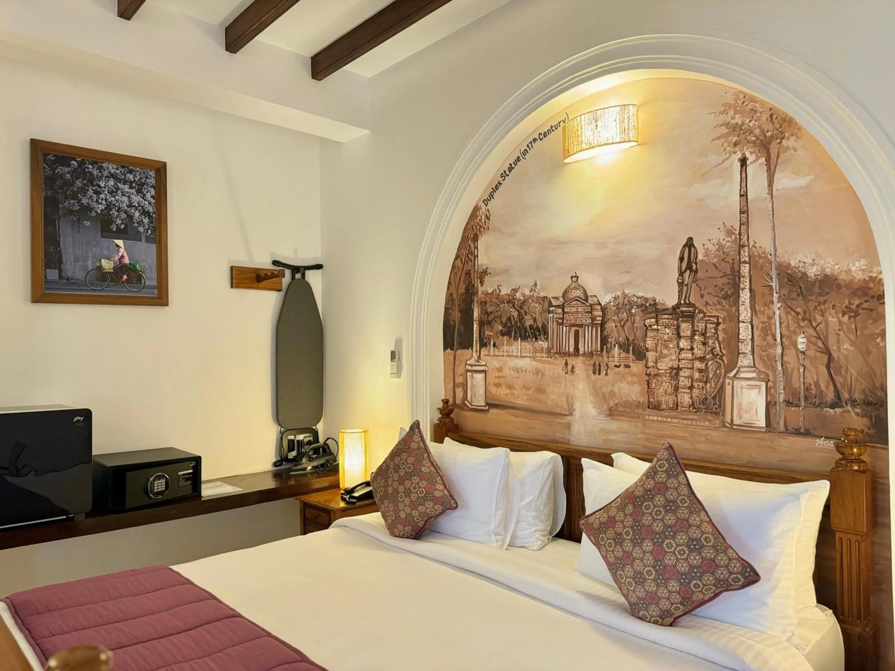 Bedroom, Bed in La Plage Seaview Suites