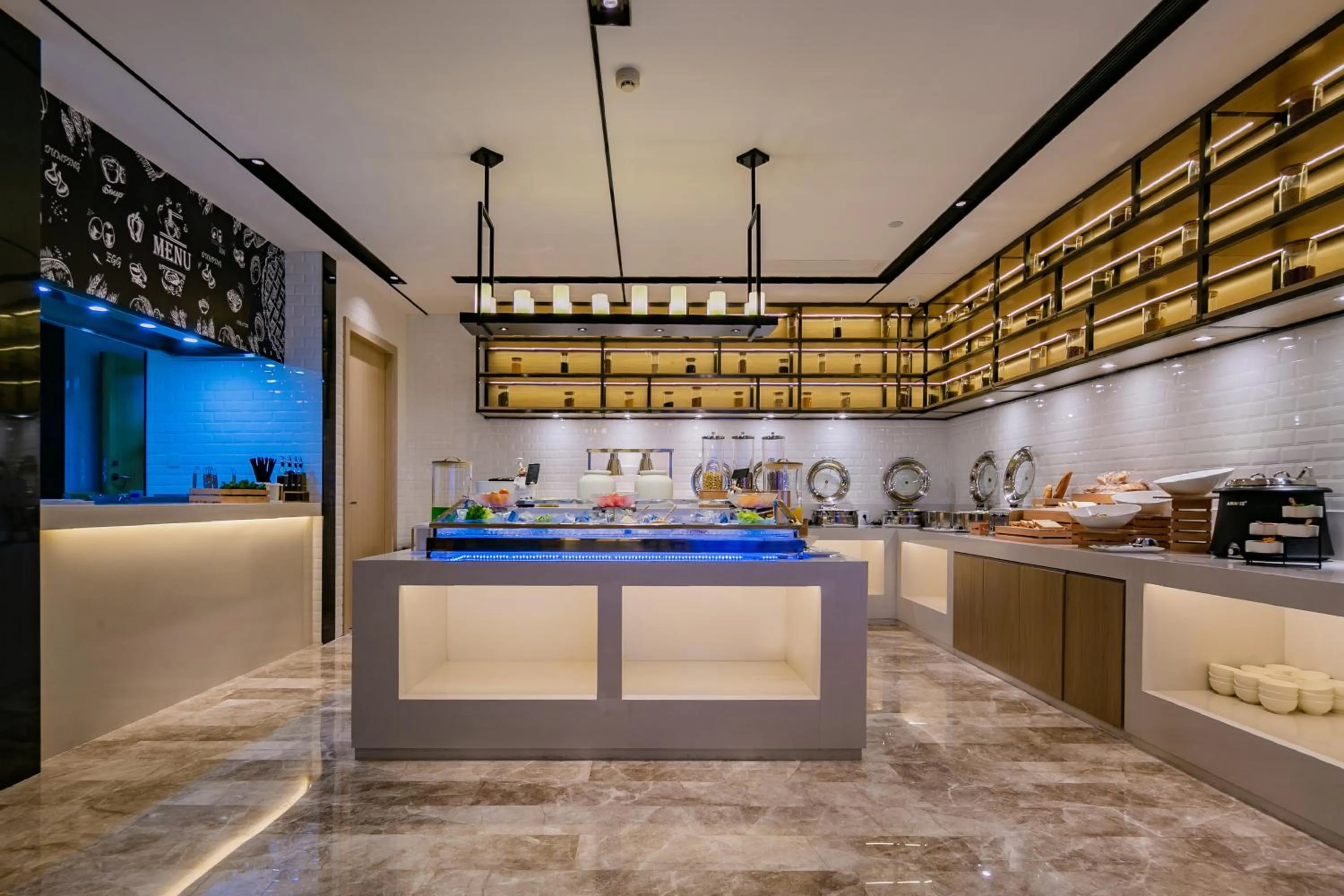 Restaurant/places to eat in Echarm Hotel - Xi'an Tai'ao Plaza Baijiakou Metro Station