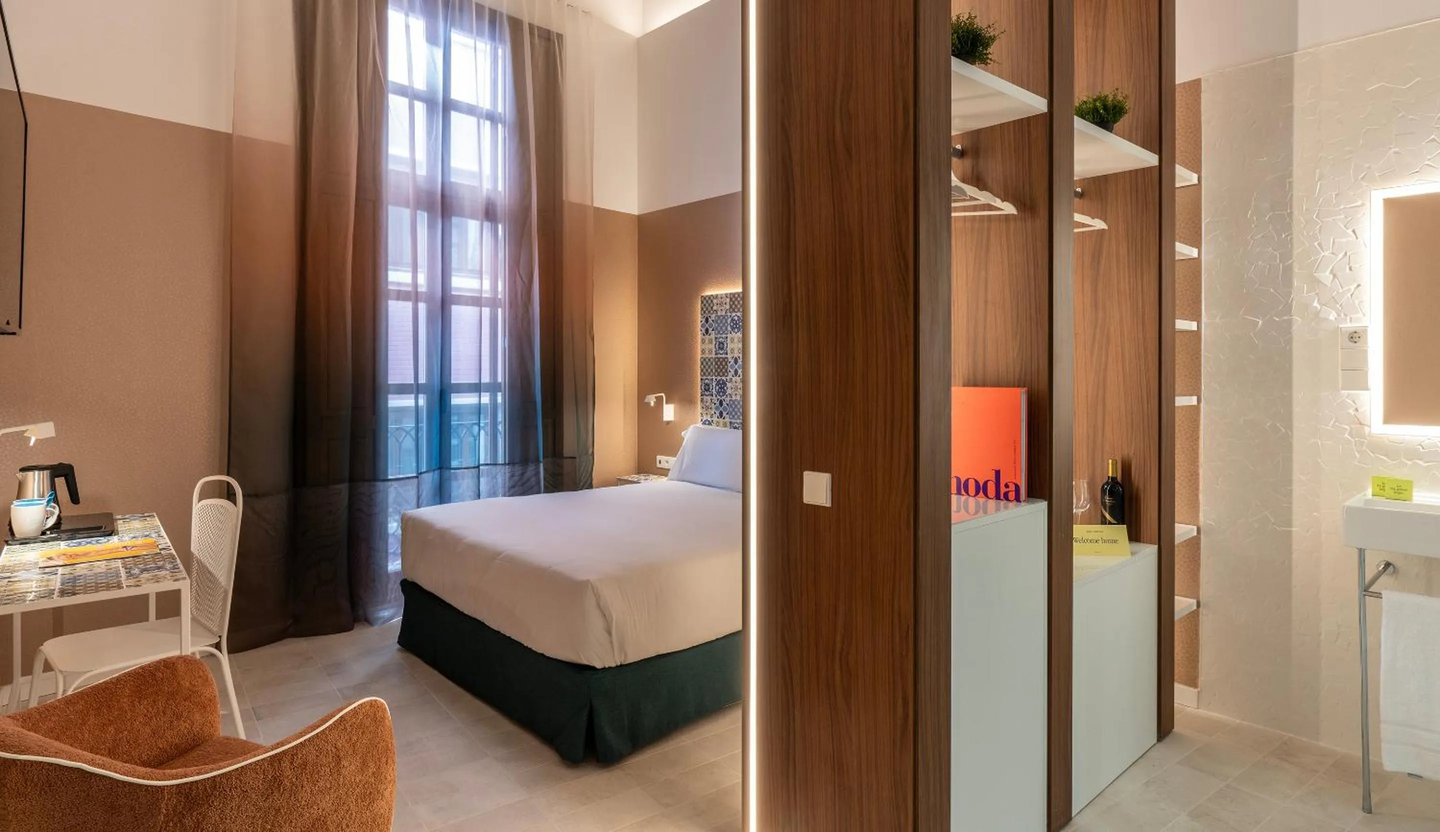 Bedroom, Bed in Axel Hotel Valencia - Adults Only