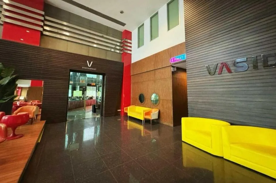 Lobby or reception in Capital O 75514 Vasidtee City Hotel (Suphanburi)