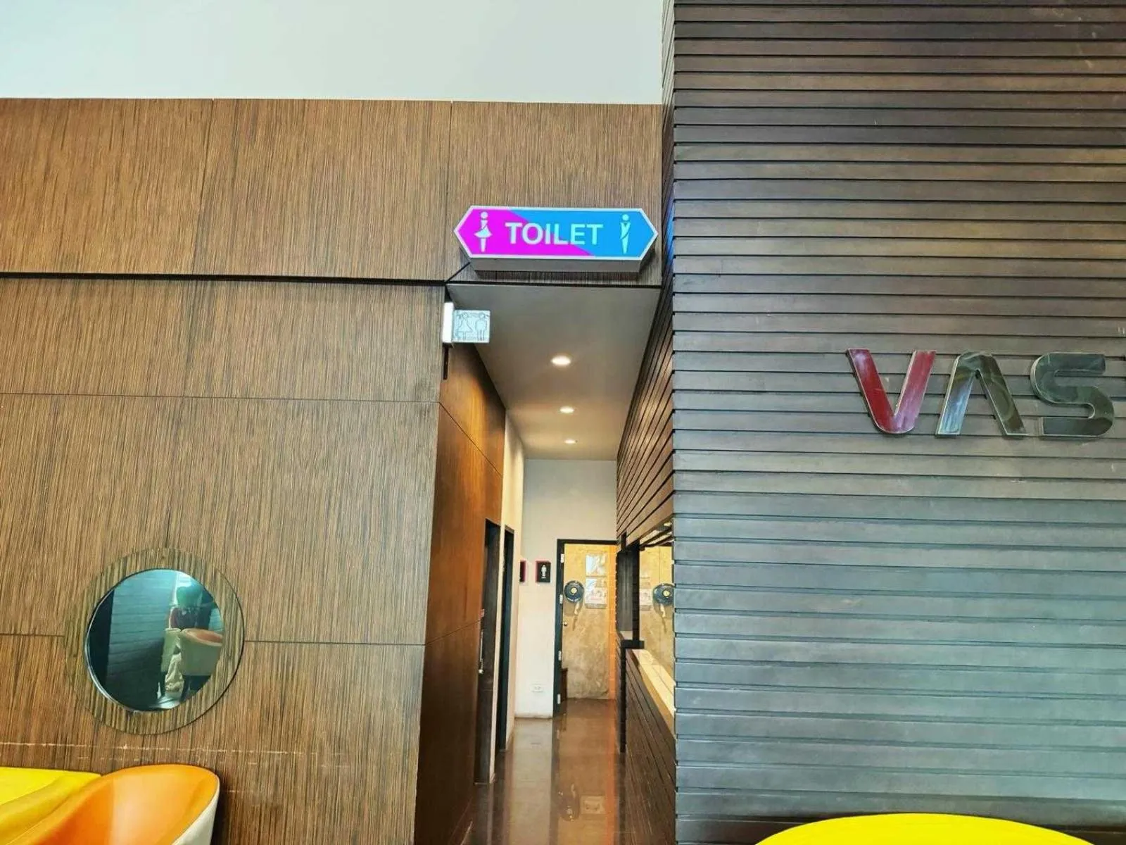 Lobby or reception in Capital O 75514 Vasidtee City Hotel (Suphanburi)