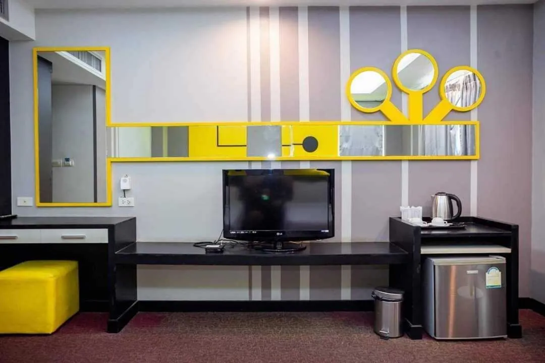 Lobby or reception in Capital O 75514 Vasidtee City Hotel (Suphanburi)