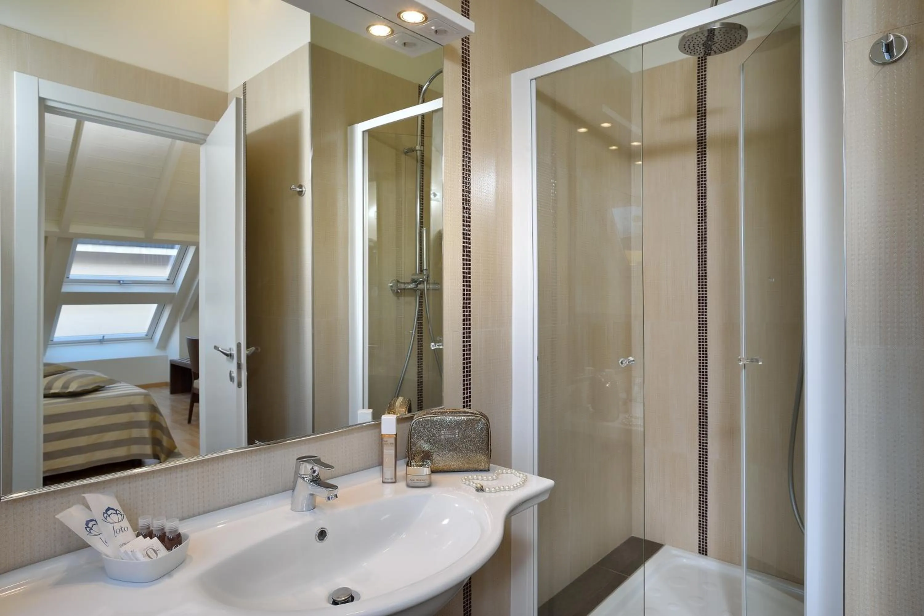 Bathroom in Astor Hotel