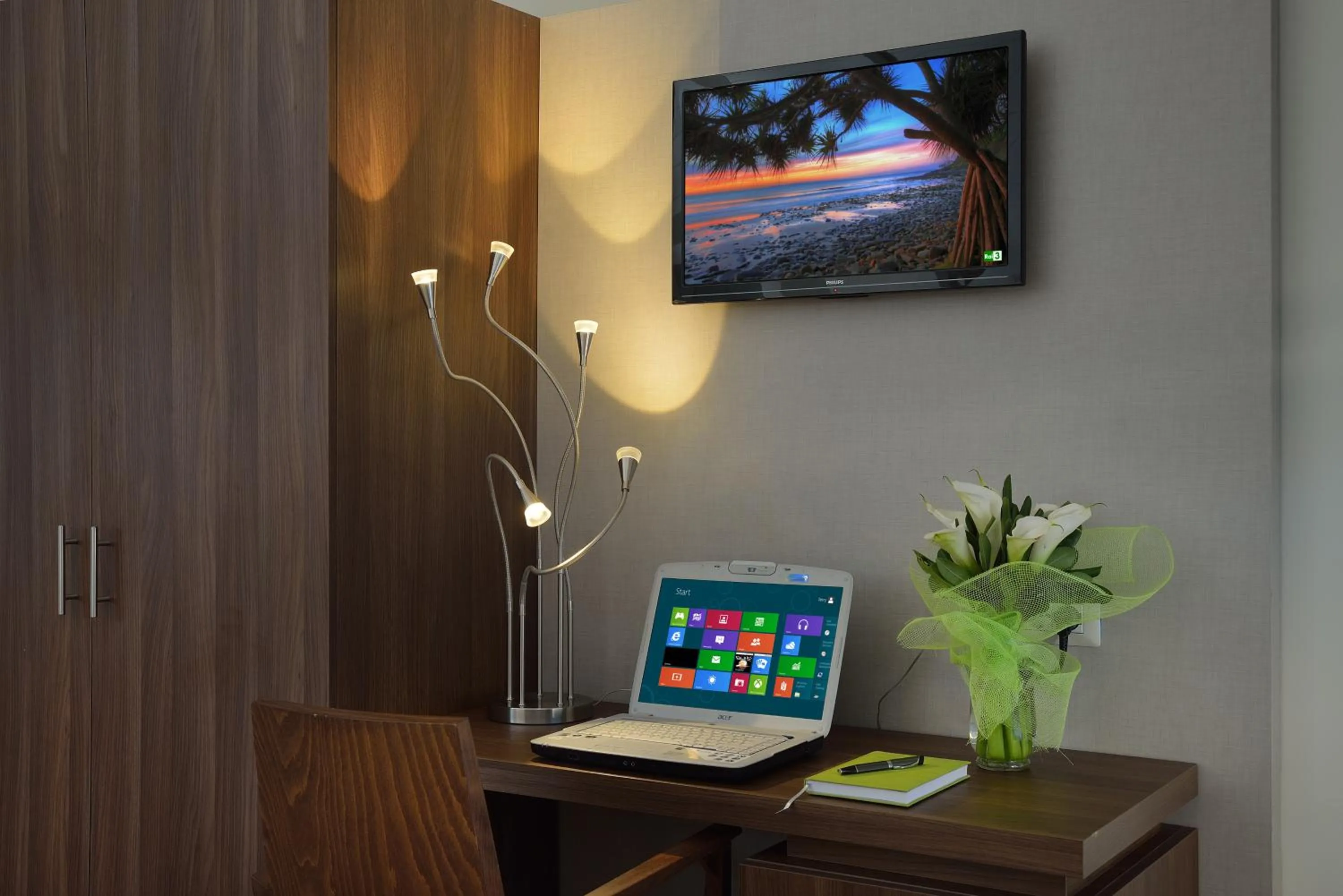 Decorative detail in Astor Hotel