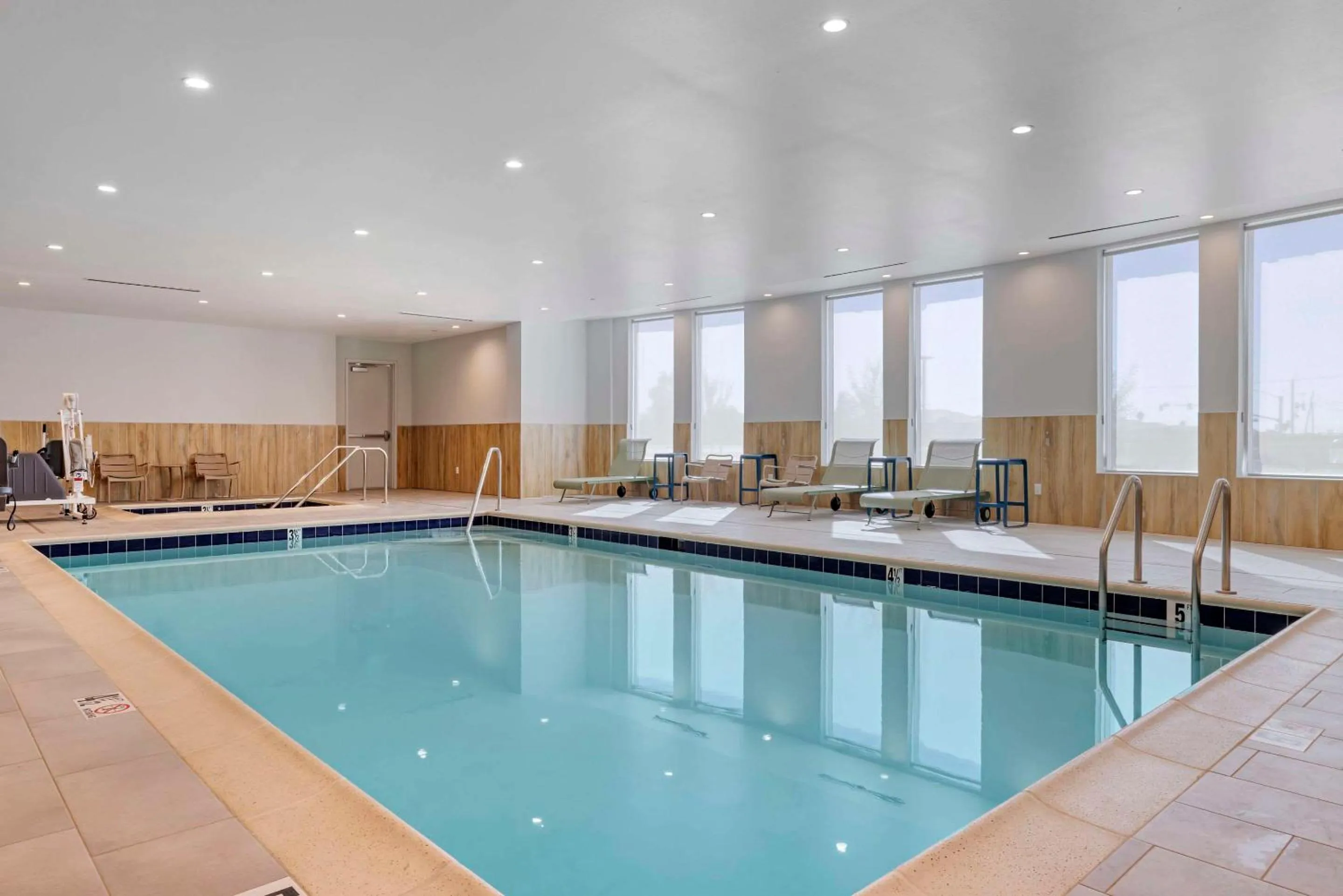 Swimming pool in Cambria Hotel El Centro - Imperial