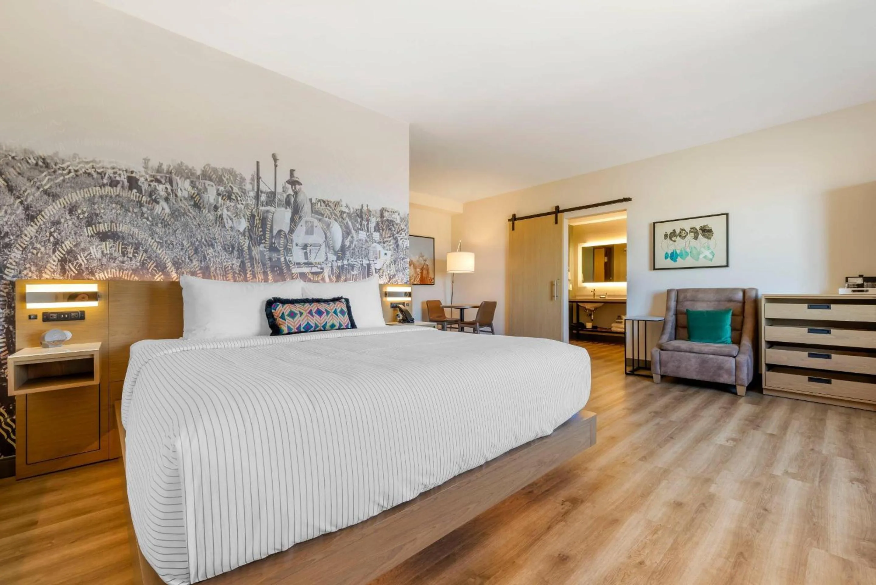 Bedroom, Bed in Cambria Hotel El Centro - Imperial