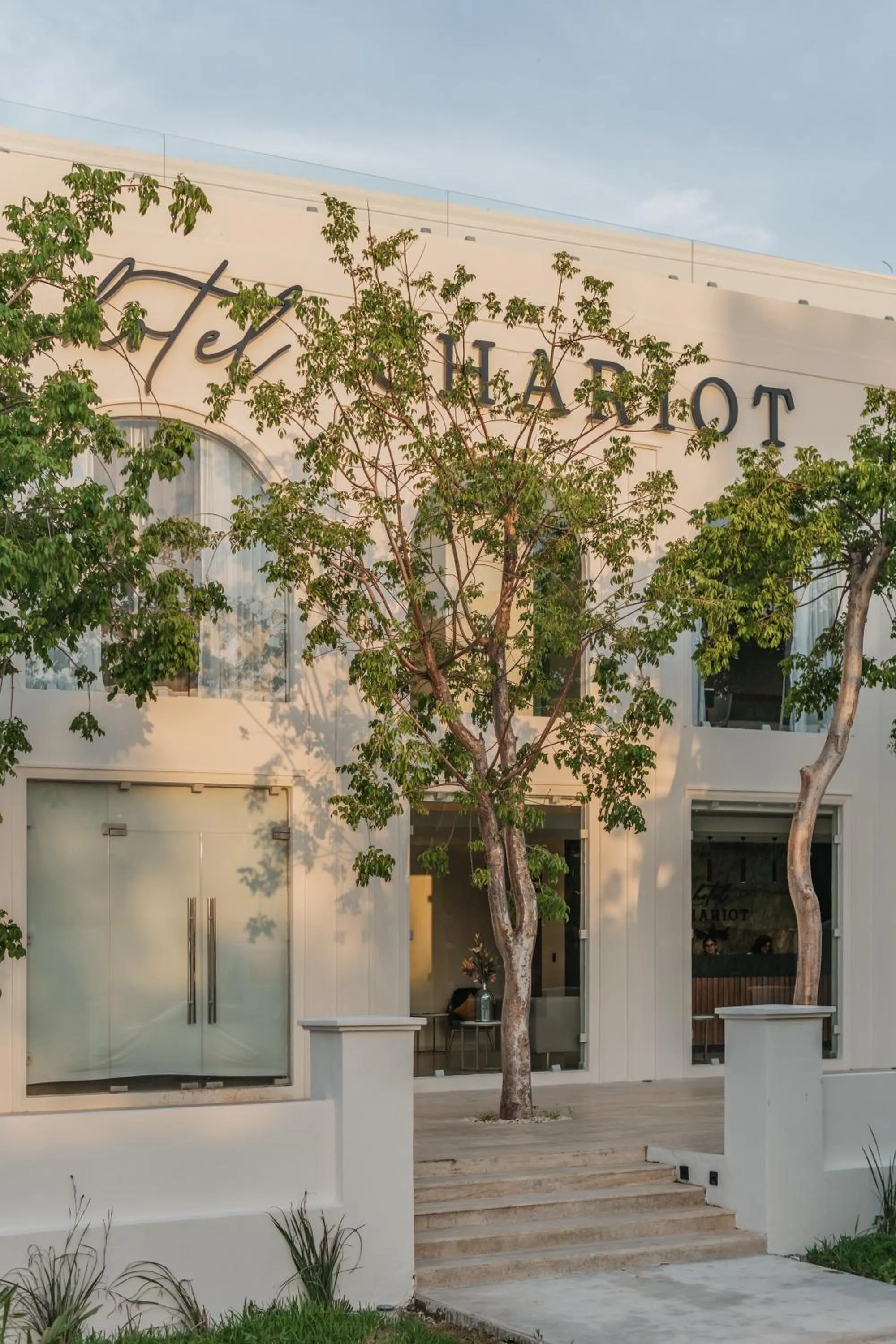 Facade/entrance in Hotel Chariot