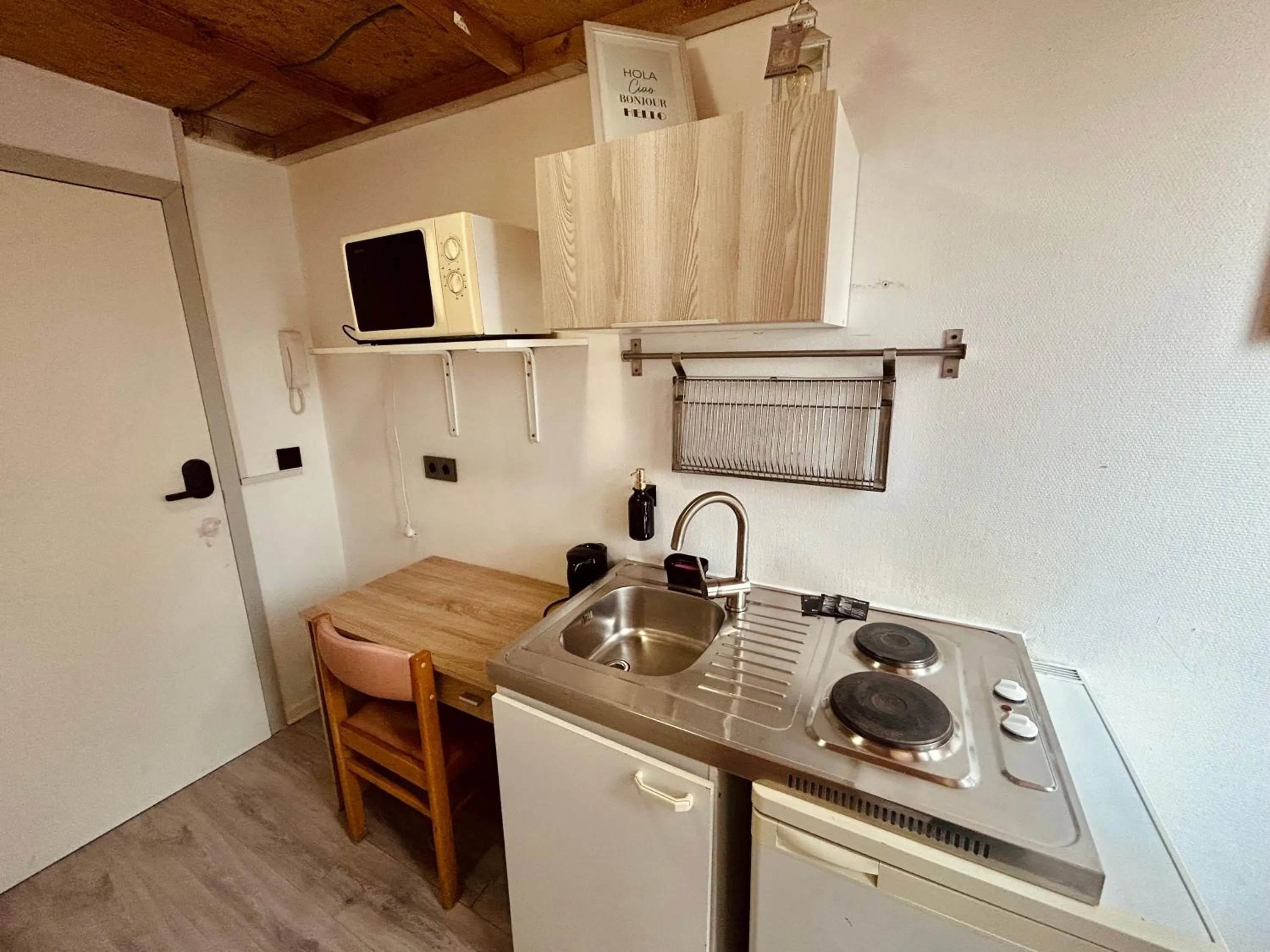 Kitchen or kitchenette in European District Hostel