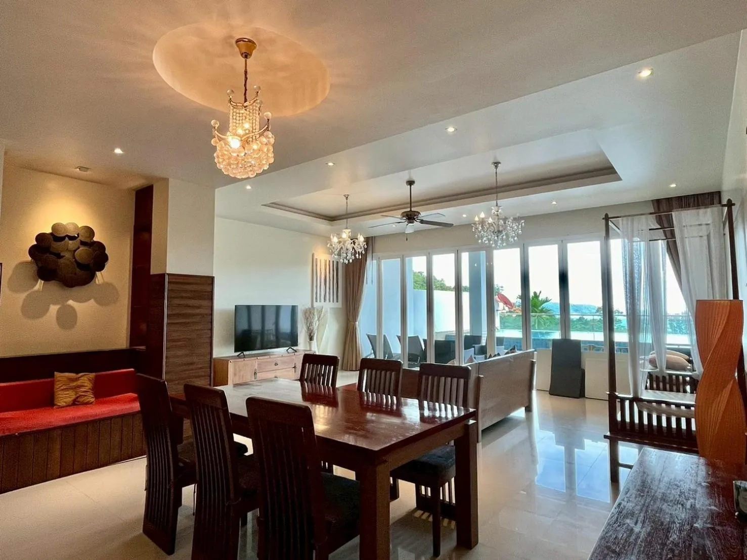 Restaurant/places to eat in Grand Kamala Falls