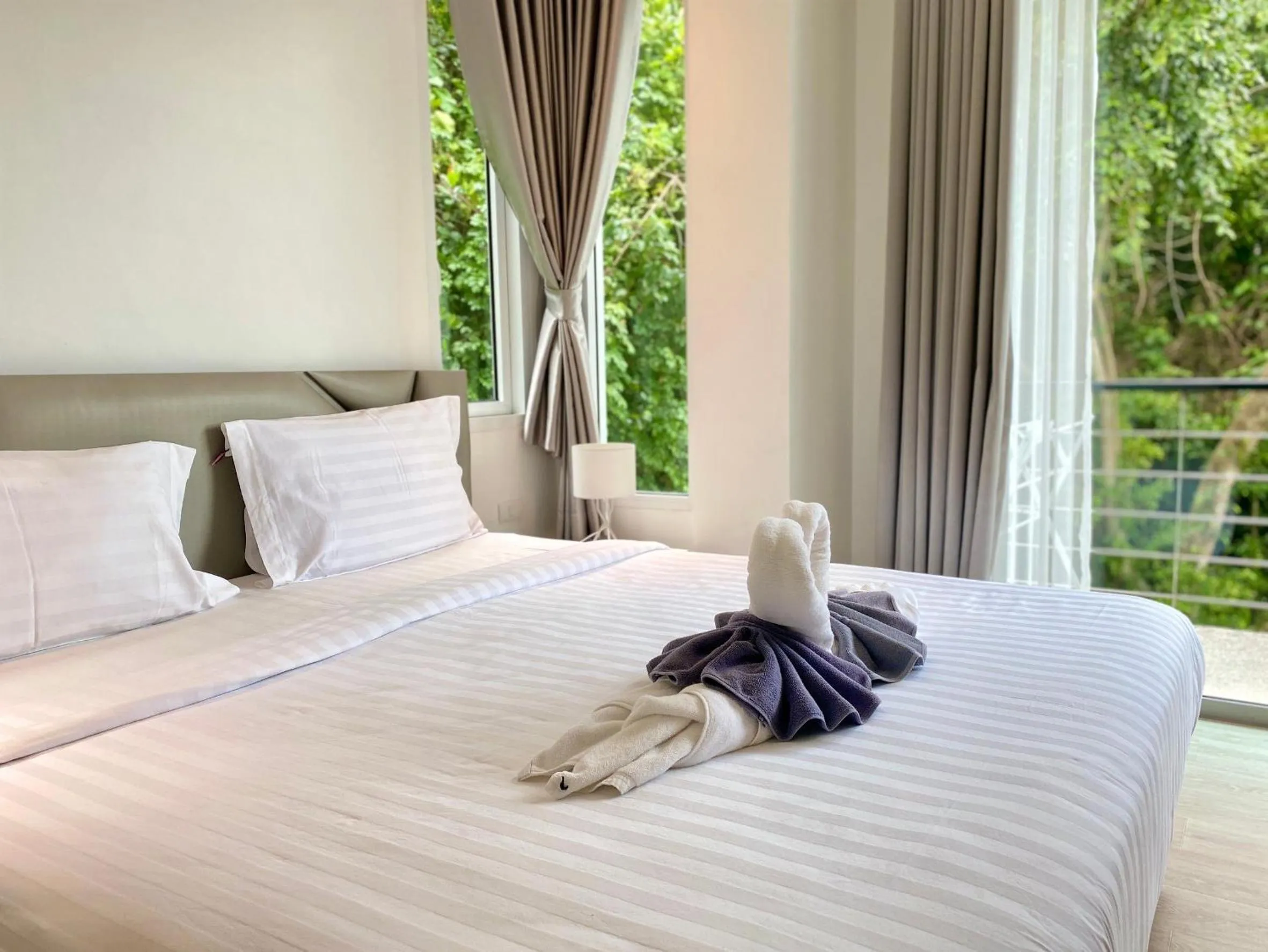 Bed in Grand Kamala Falls