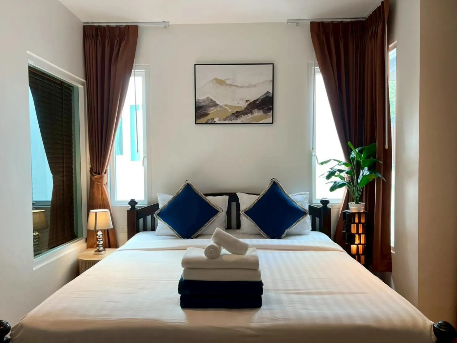 Bedroom, Bed in Grand Kamala Falls