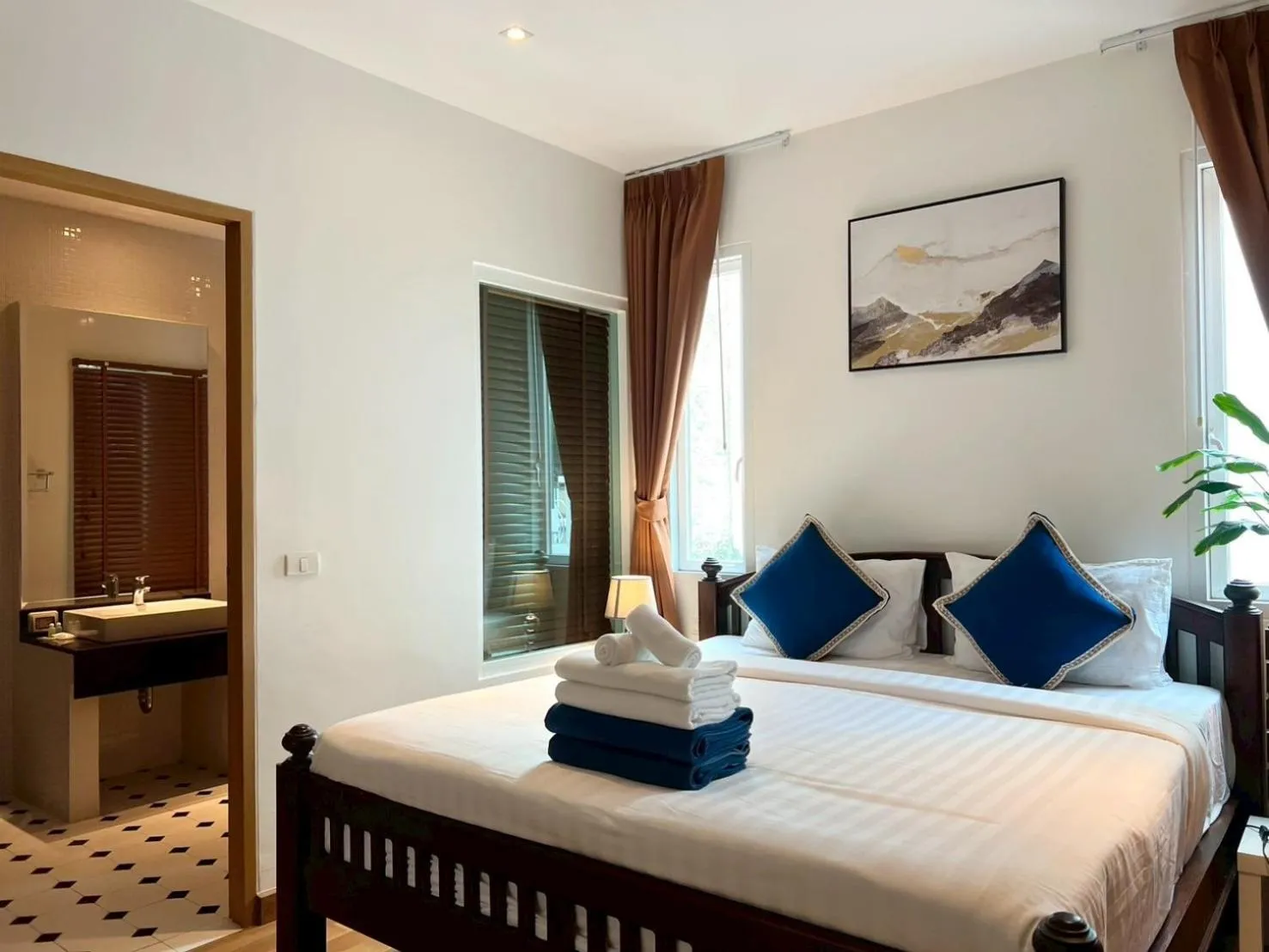 Bedroom, Bed in Grand Kamala Falls