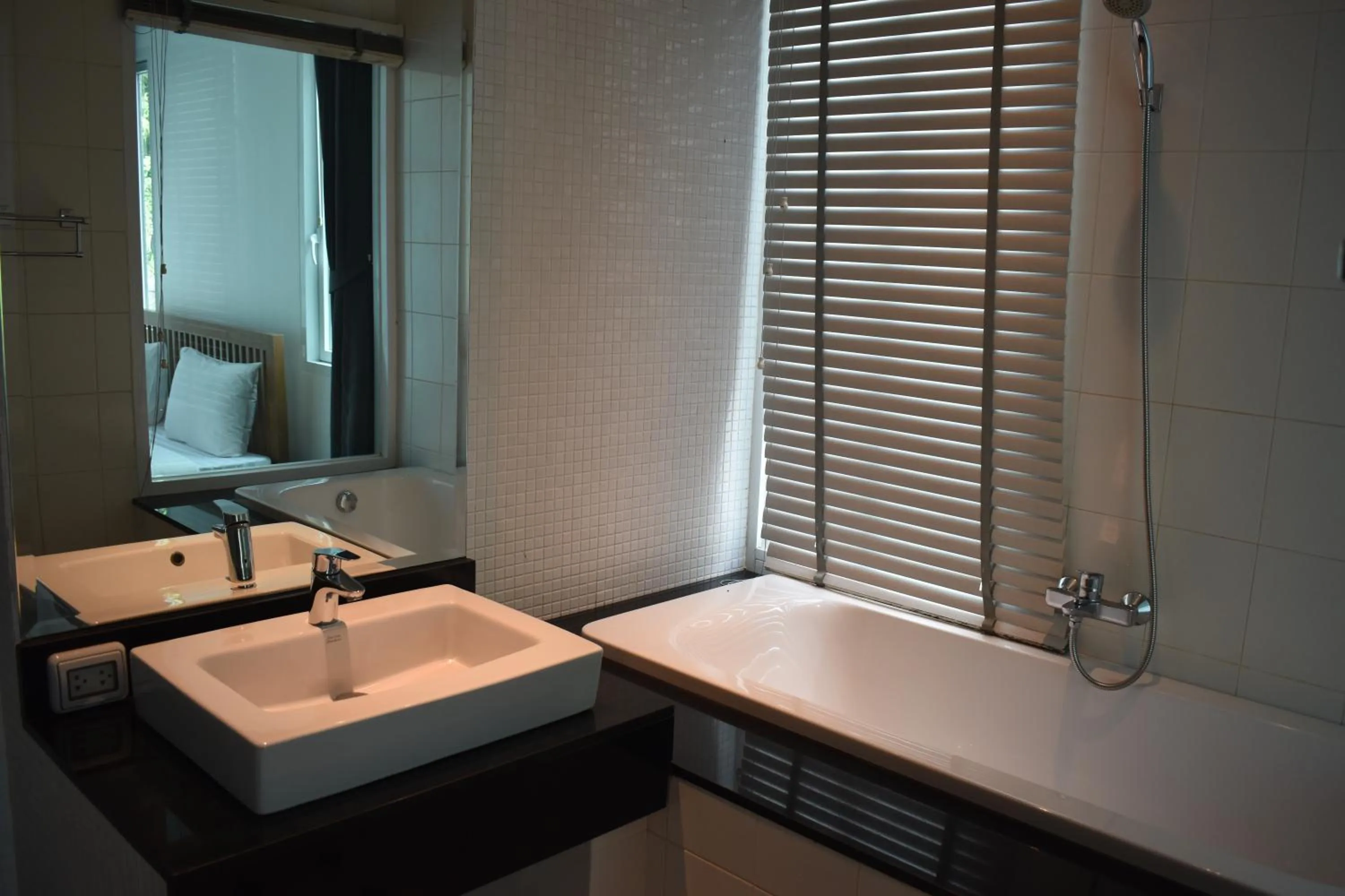 Bath in Grand Kamala Falls