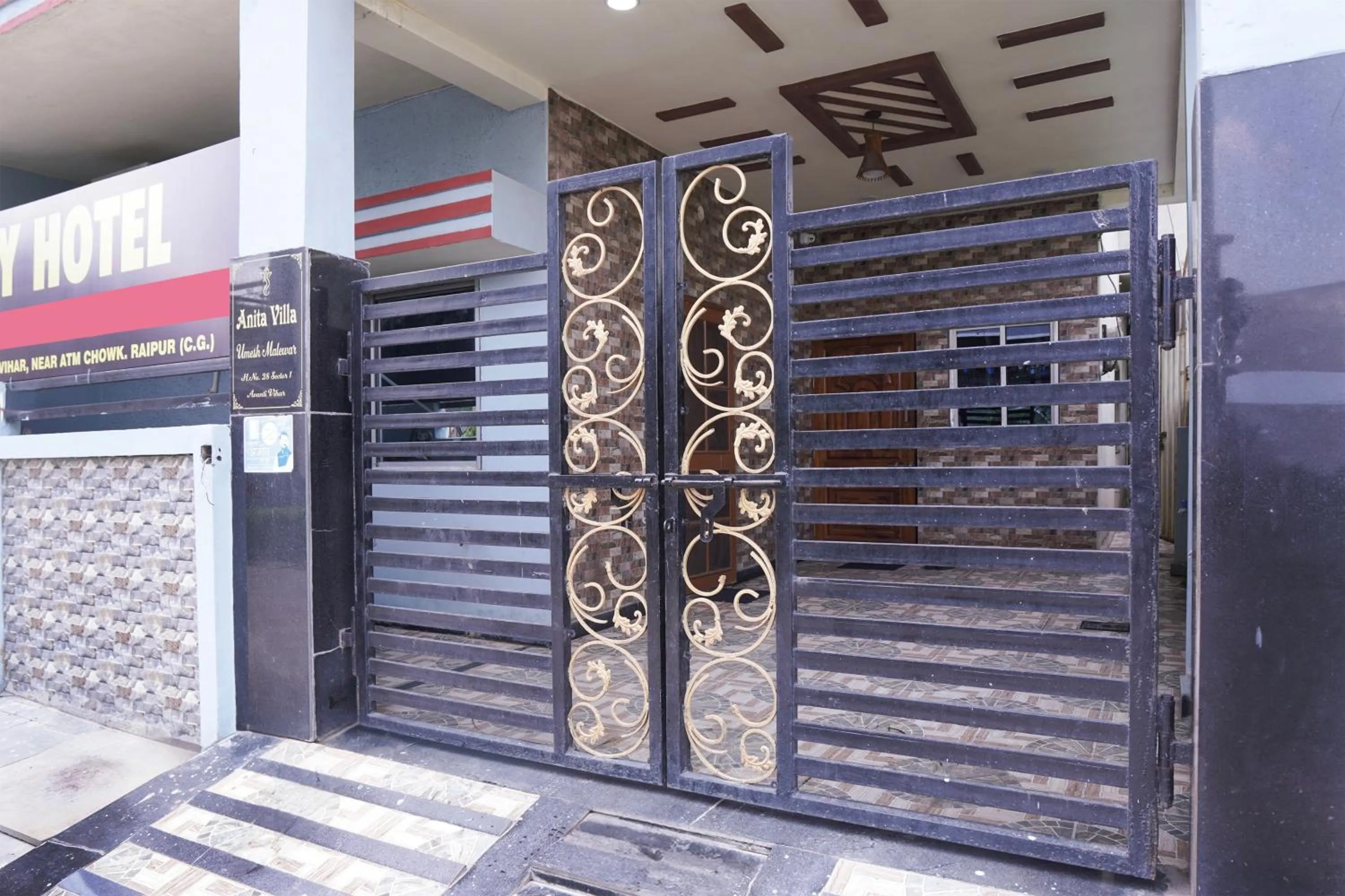 Facade/entrance in Hotel O Happy Hotel