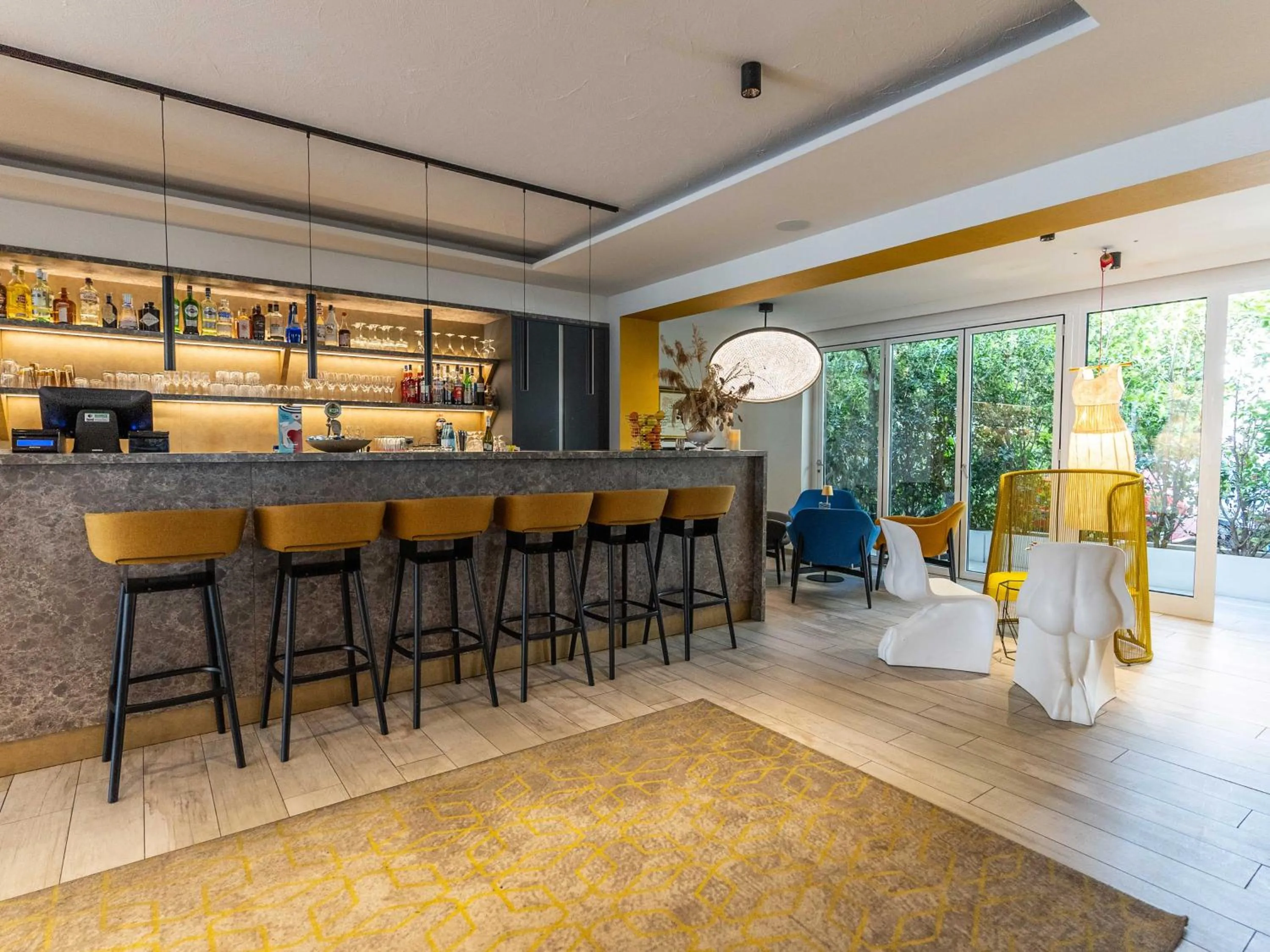 SCHLOSSHOF SÜDTIROL - Hotel & Camping Resort