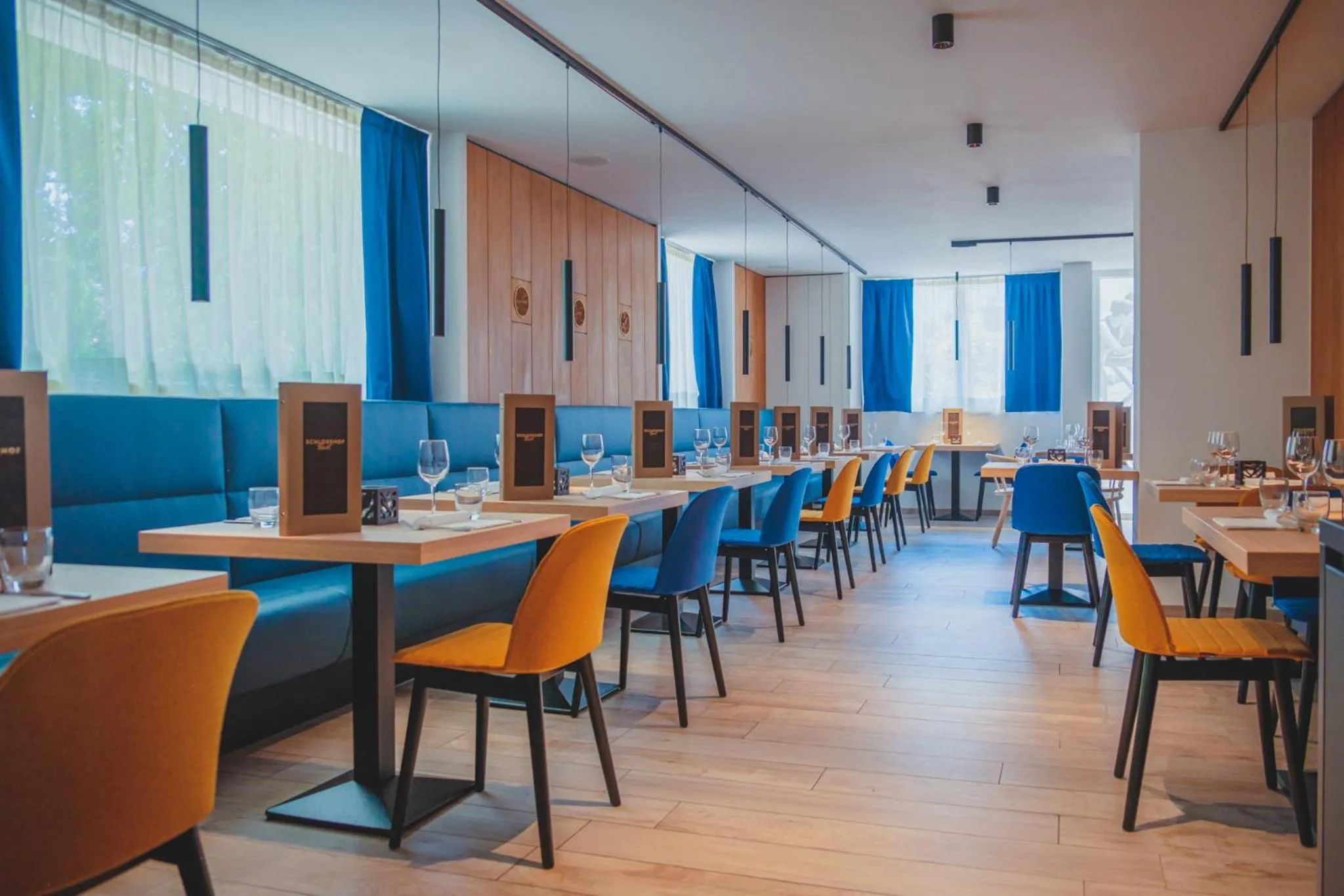 SCHLOSSHOF SÜDTIROL - Hotel & Camping Resort