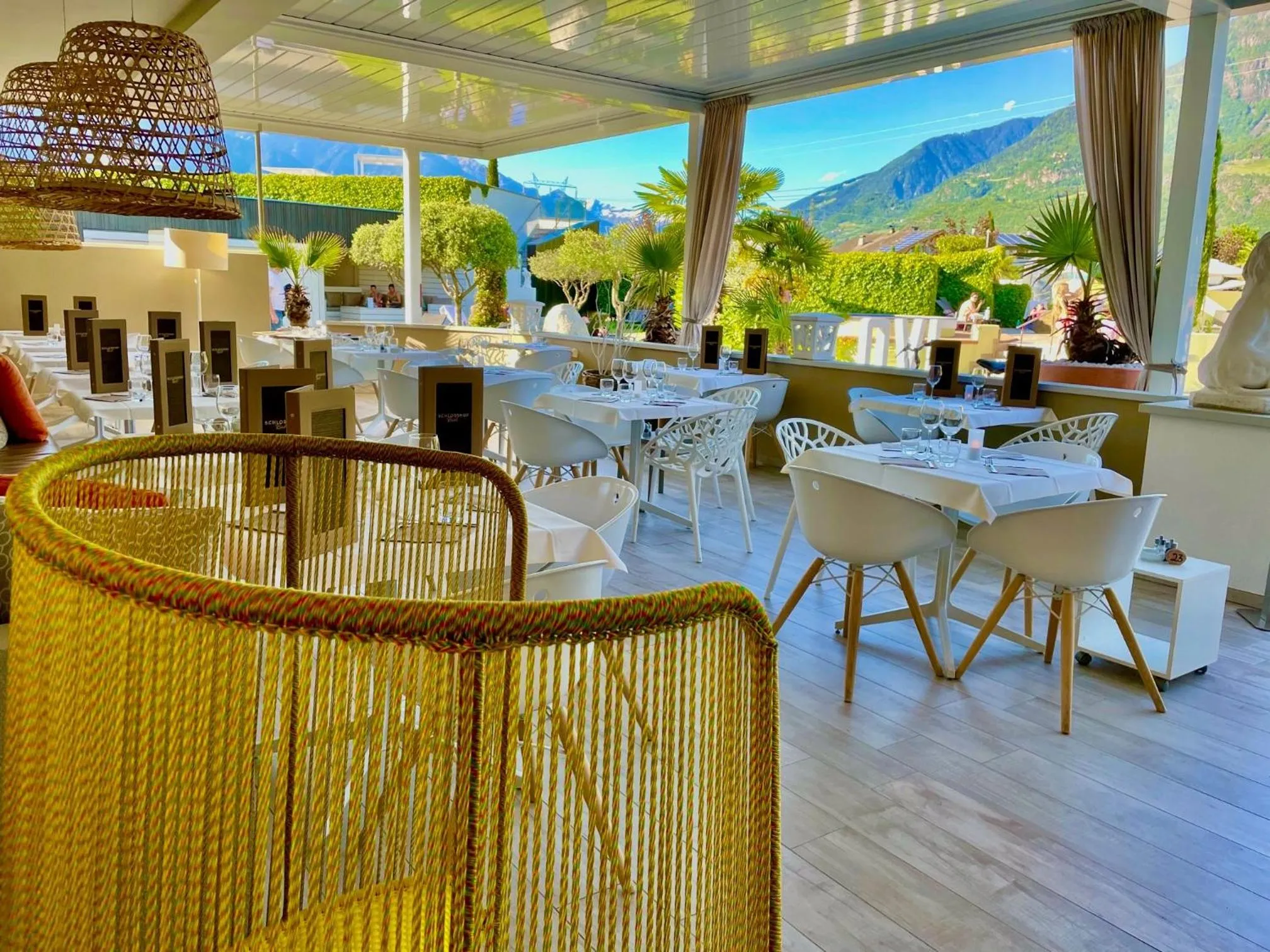 SCHLOSSHOF SÜDTIROL - Hotel & Camping Resort