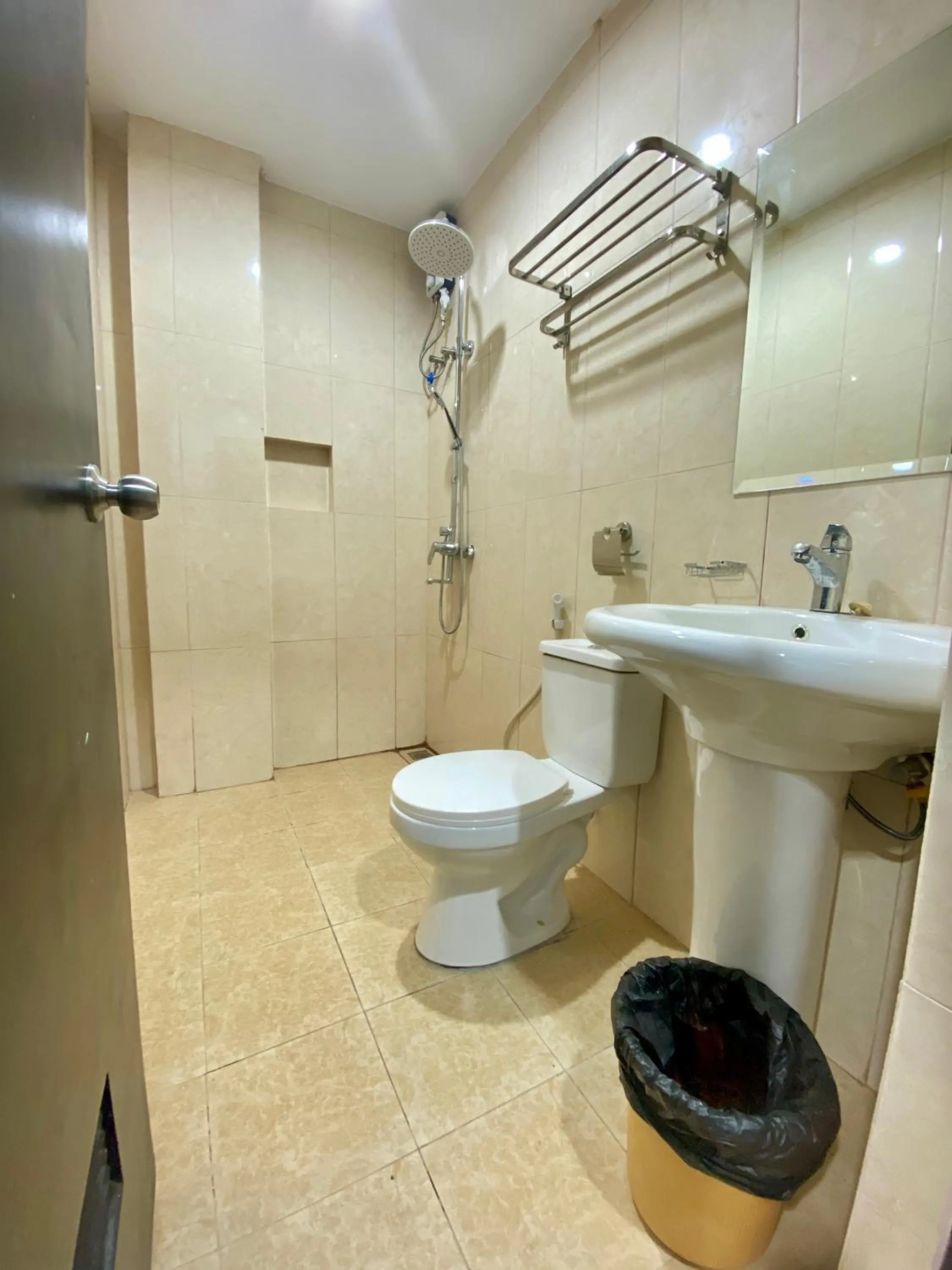 Bathroom in Asia Jem Hotel - BAYAWAN