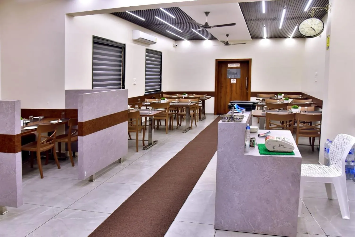 Restaurant/places to eat in Hotel Wing Orbit