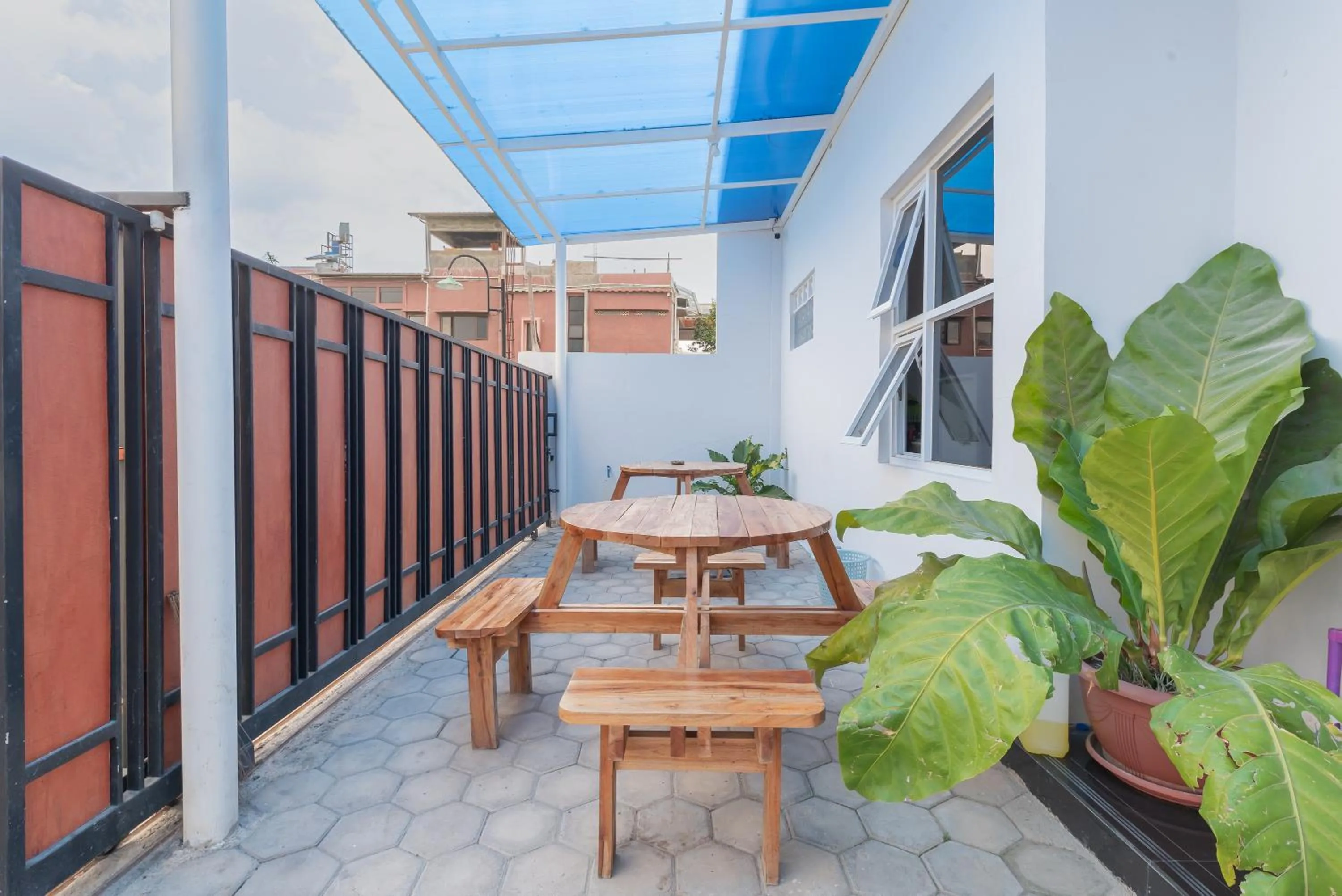 Seating area in UrbanView Hotel 3m Syariah