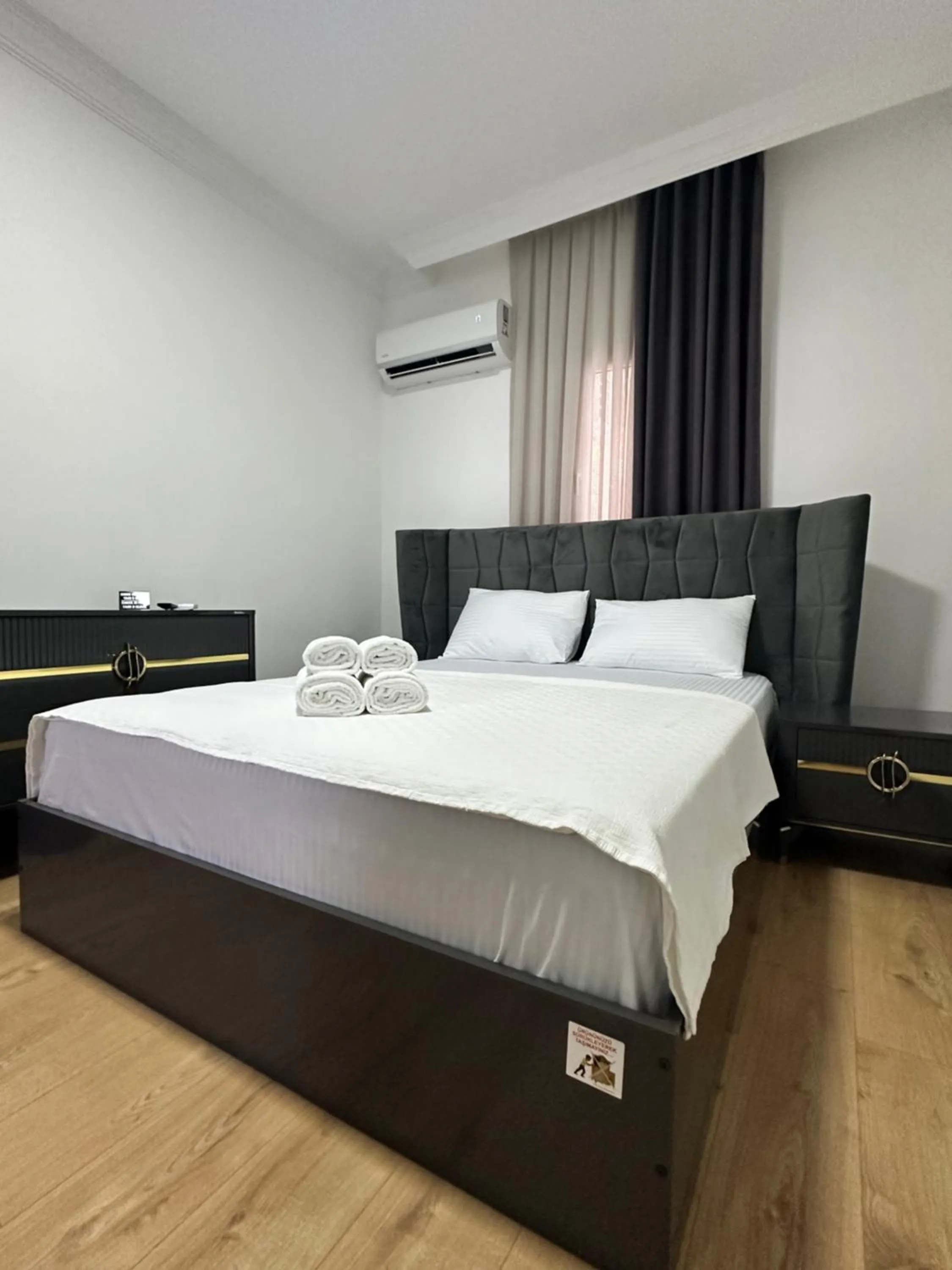 Photo of the whole room, Bed in Davidson Boutique Hotel