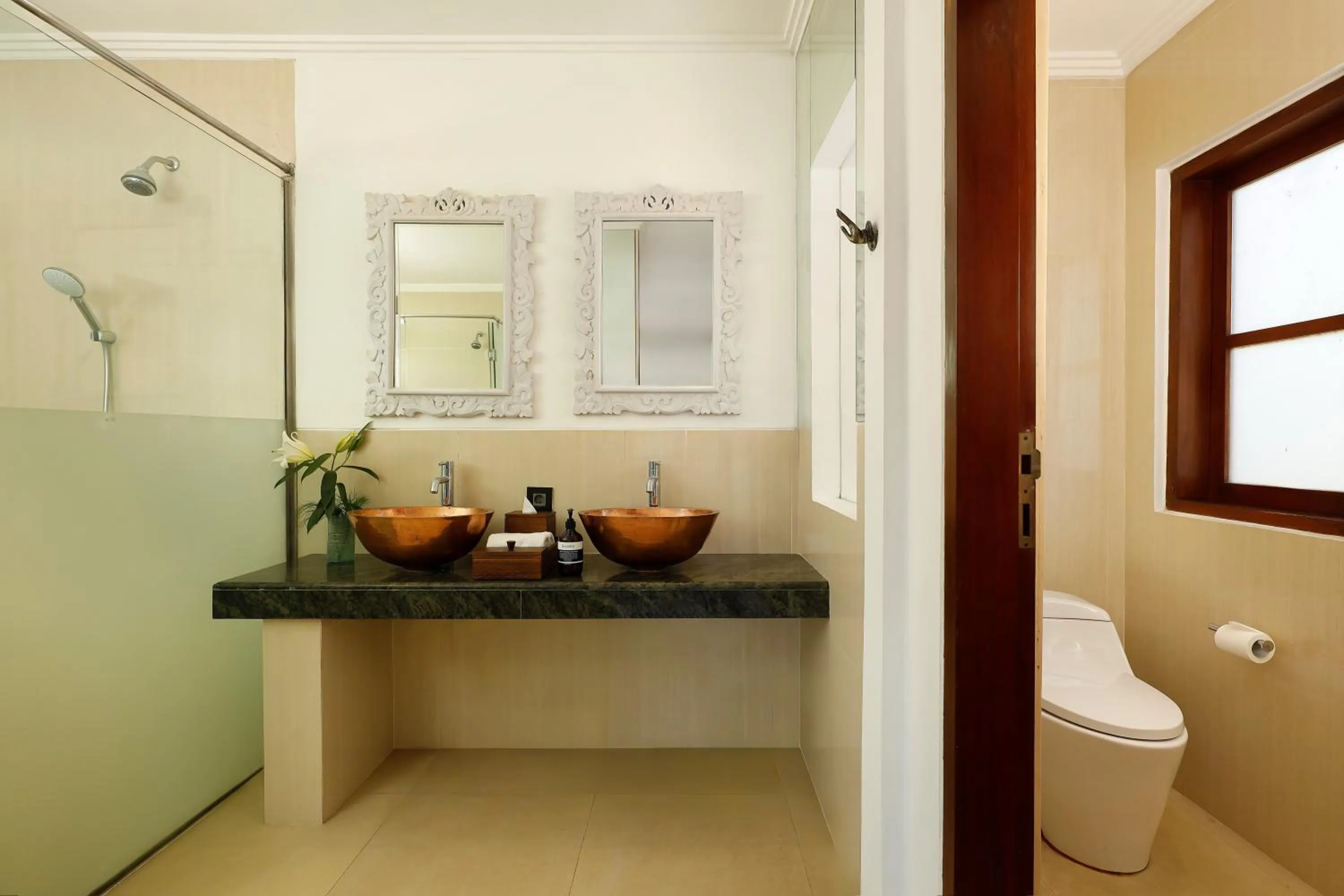 Toilet in Shanti Estate Seminyak by Nakula