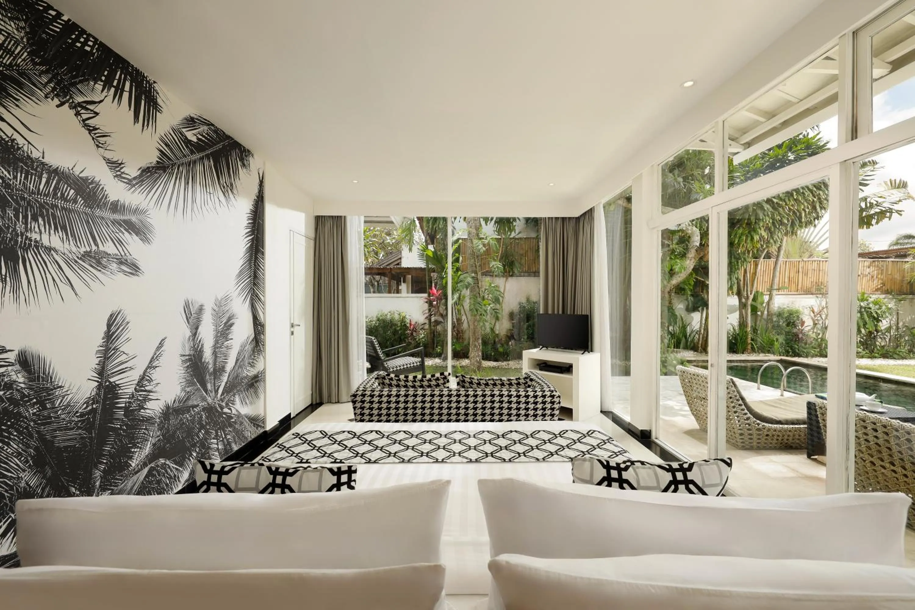 Living room in Shanti Estate Seminyak by Nakula