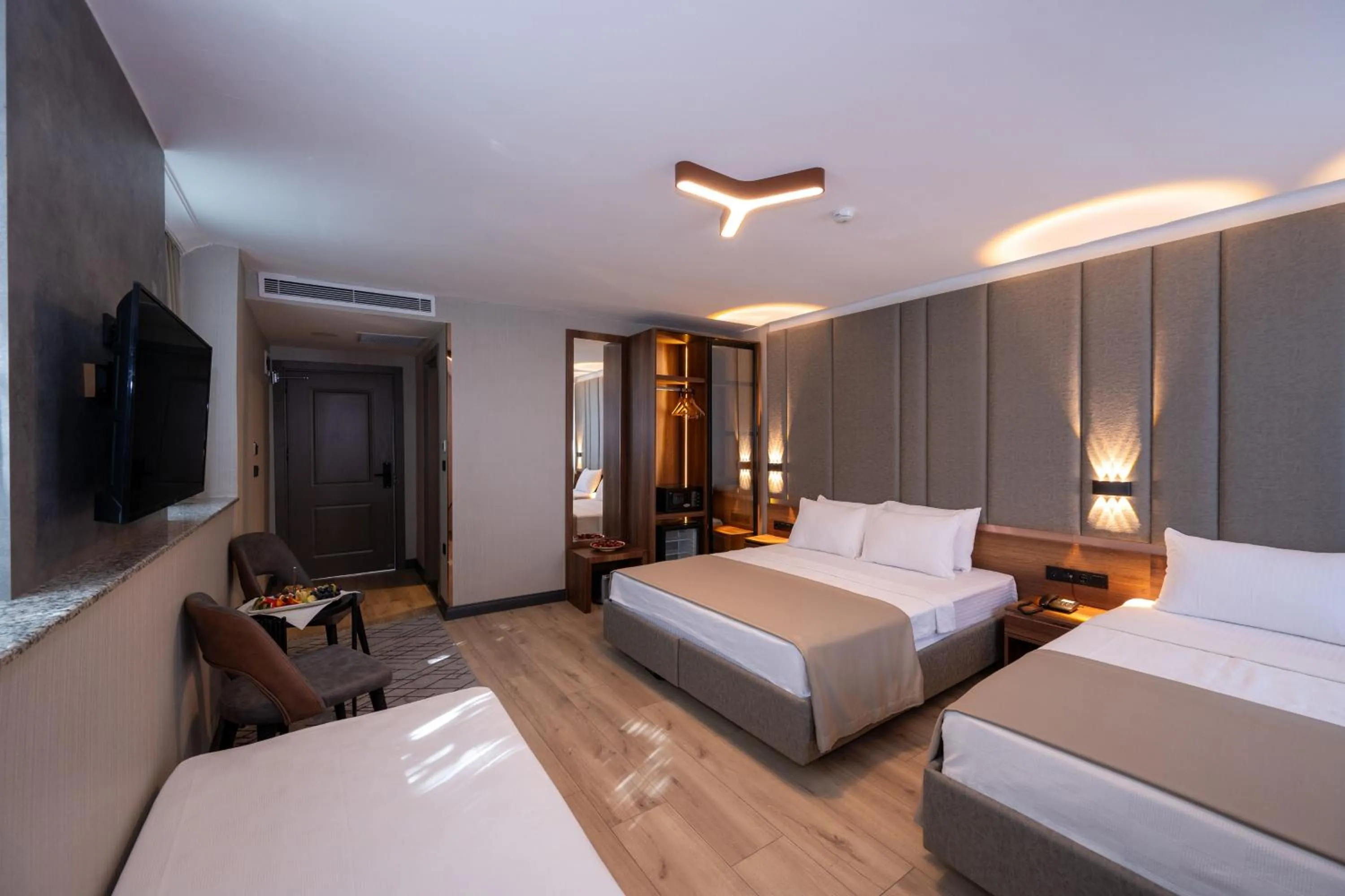 Photo of the whole room, Bed in Vess Hotel