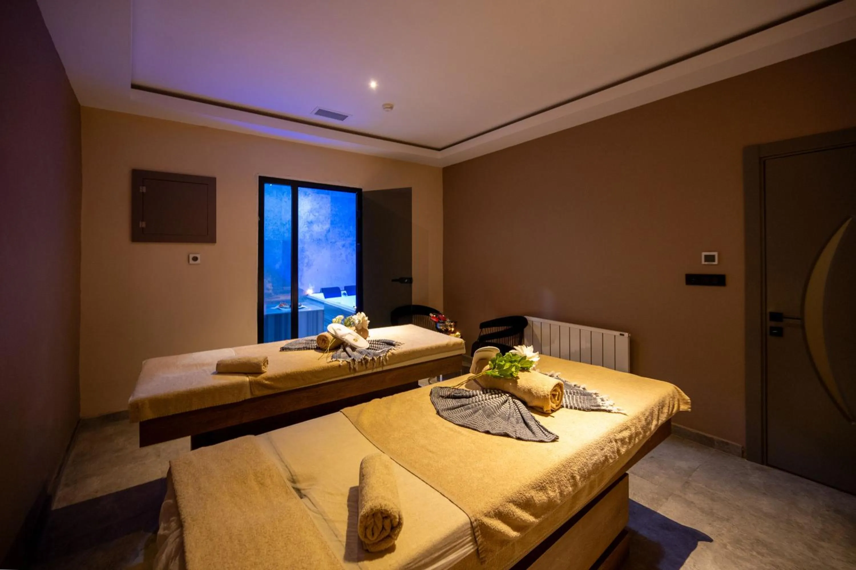 Massage, Bed in Vess Hotel