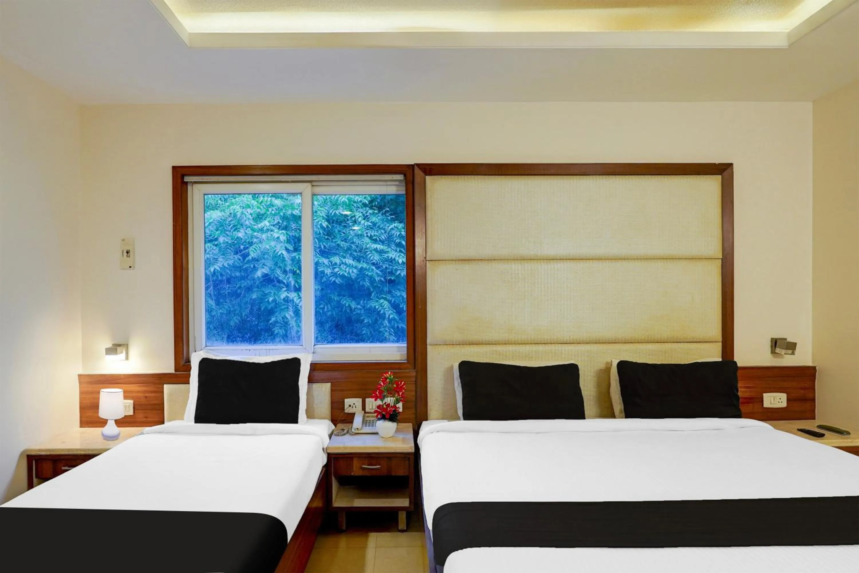 Bedroom, Bed in Super Townhouse Arcot Road Near Kauvery hospital