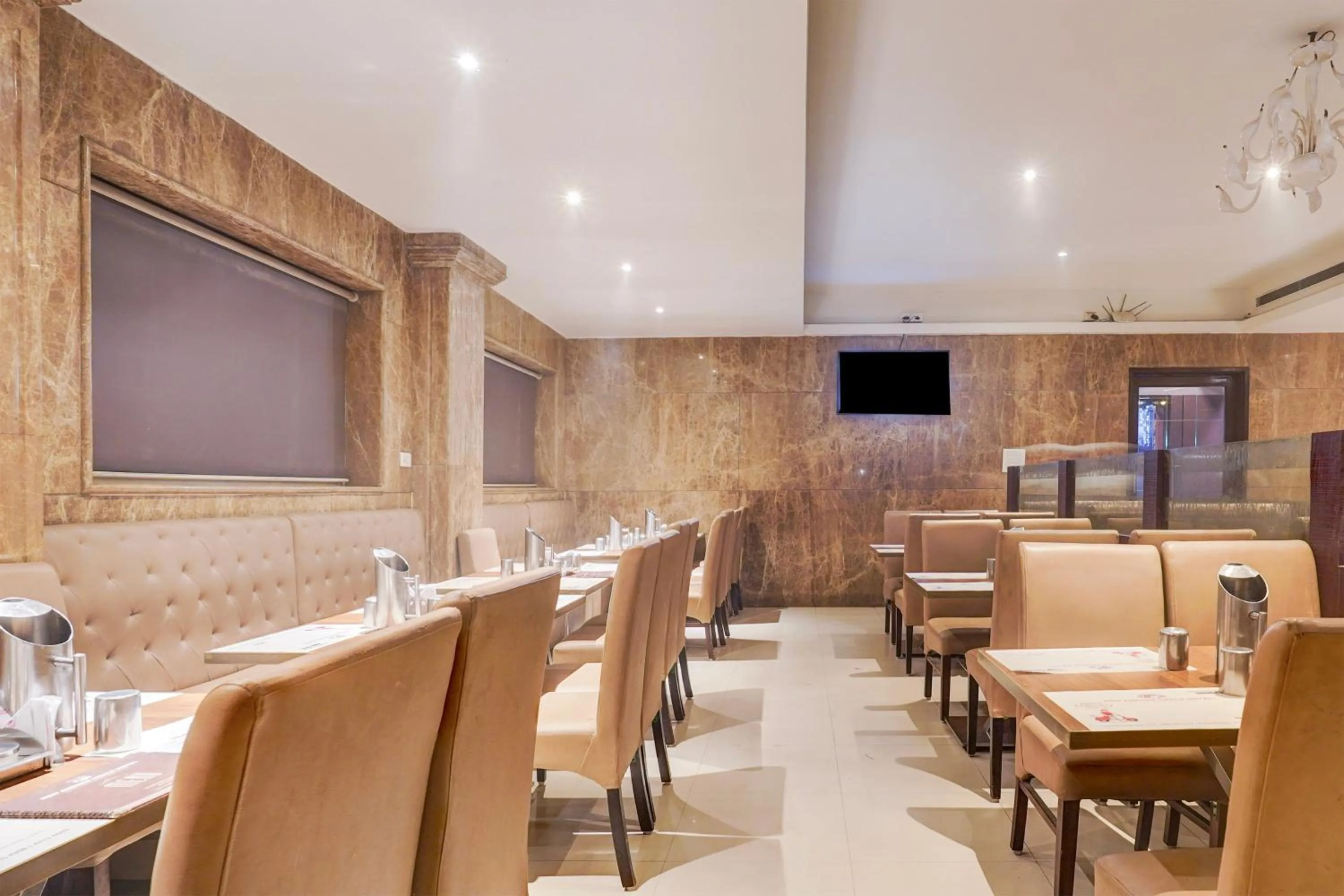 Restaurant/places to eat in Super Townhouse Arcot Road Near Kauvery hospital