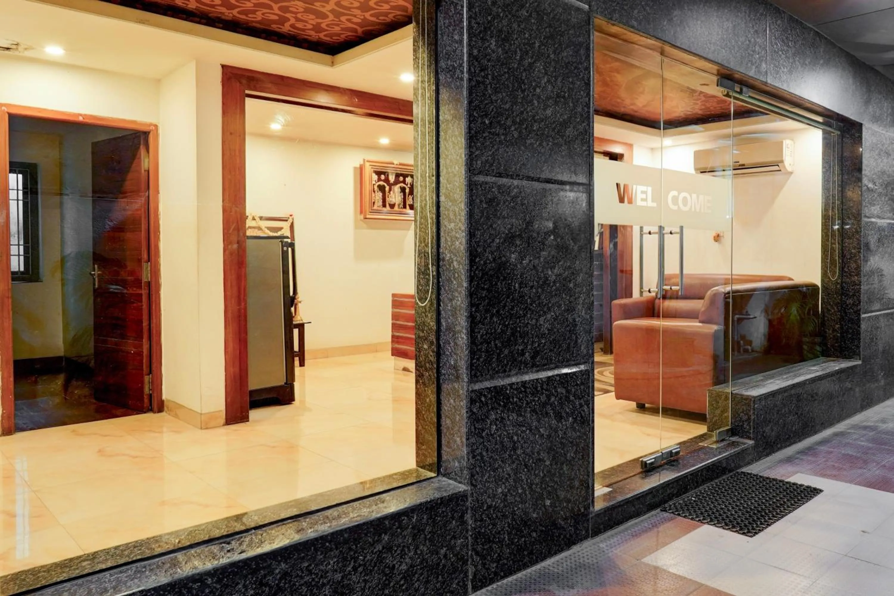 Facade/entrance in Super Townhouse Arcot Road Near Kauvery hospital