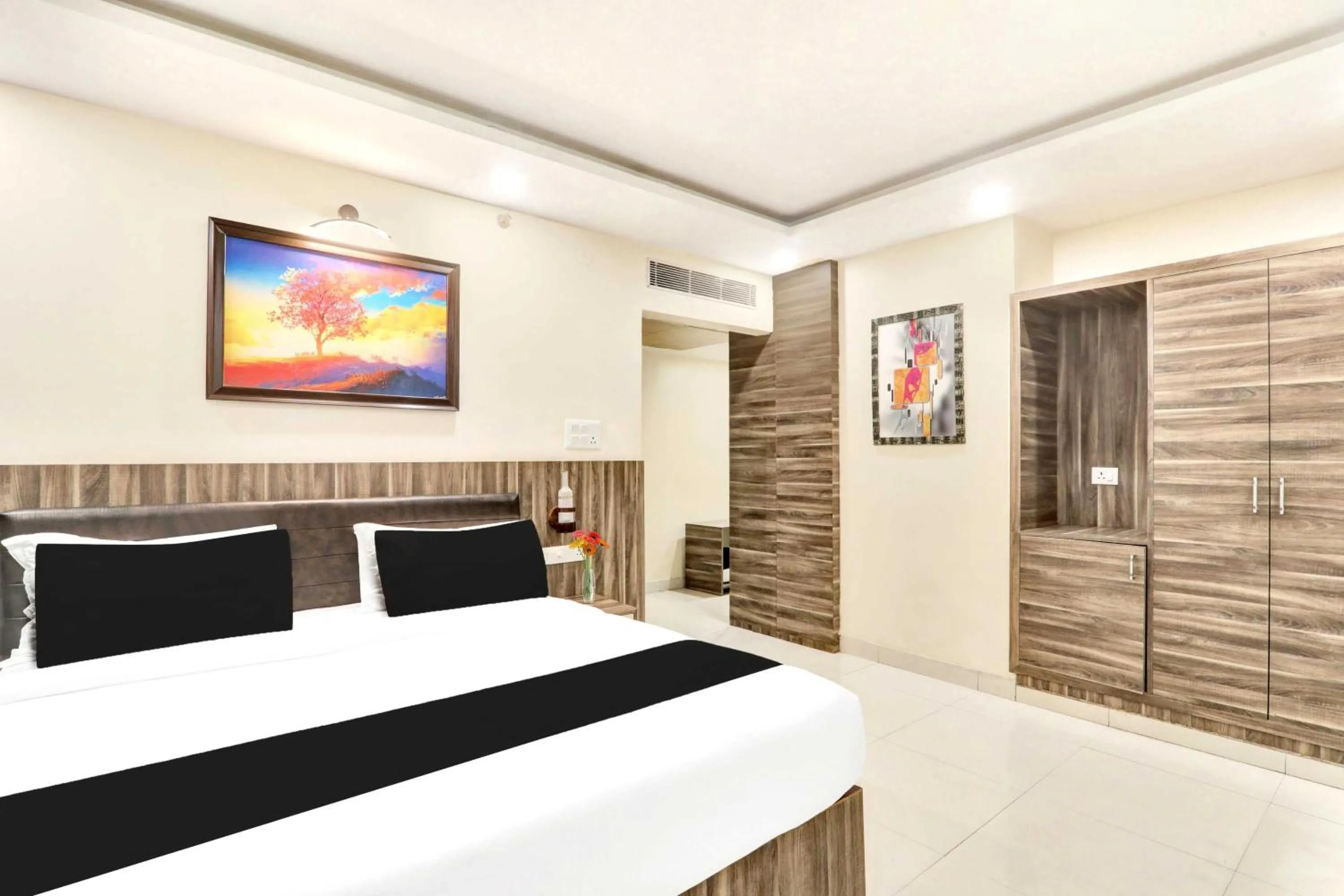 Bedroom, Bed in Super Townhouse Kankarbagh Formerly Kunwar Alcajars