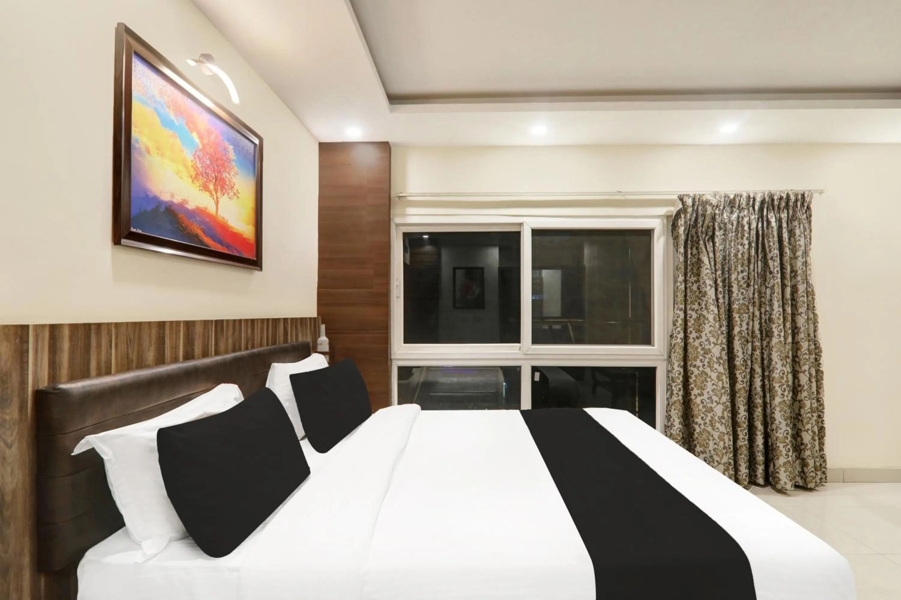 Bedroom, Bed in Super Townhouse Kankarbagh Formerly Kunwar Alcajars