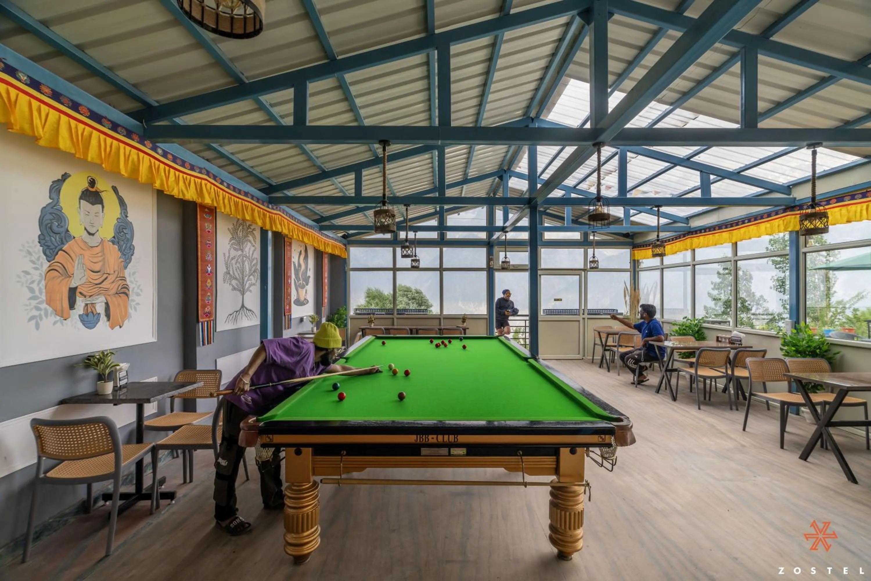 Billiard in Zostel Kalpa