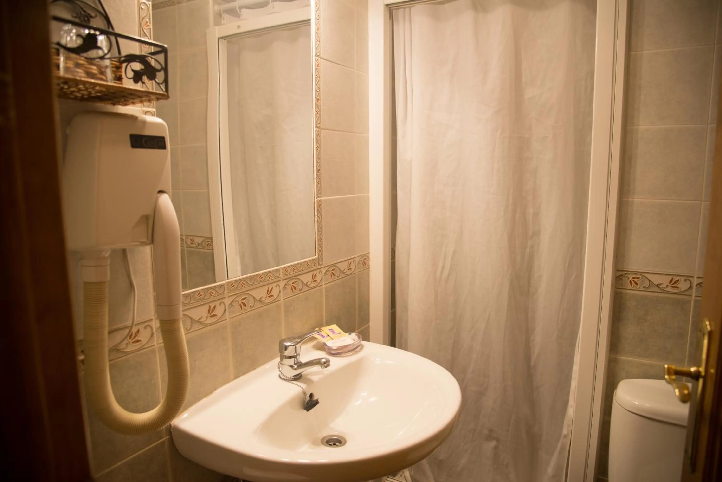 Bathroom in Hostal Hueso