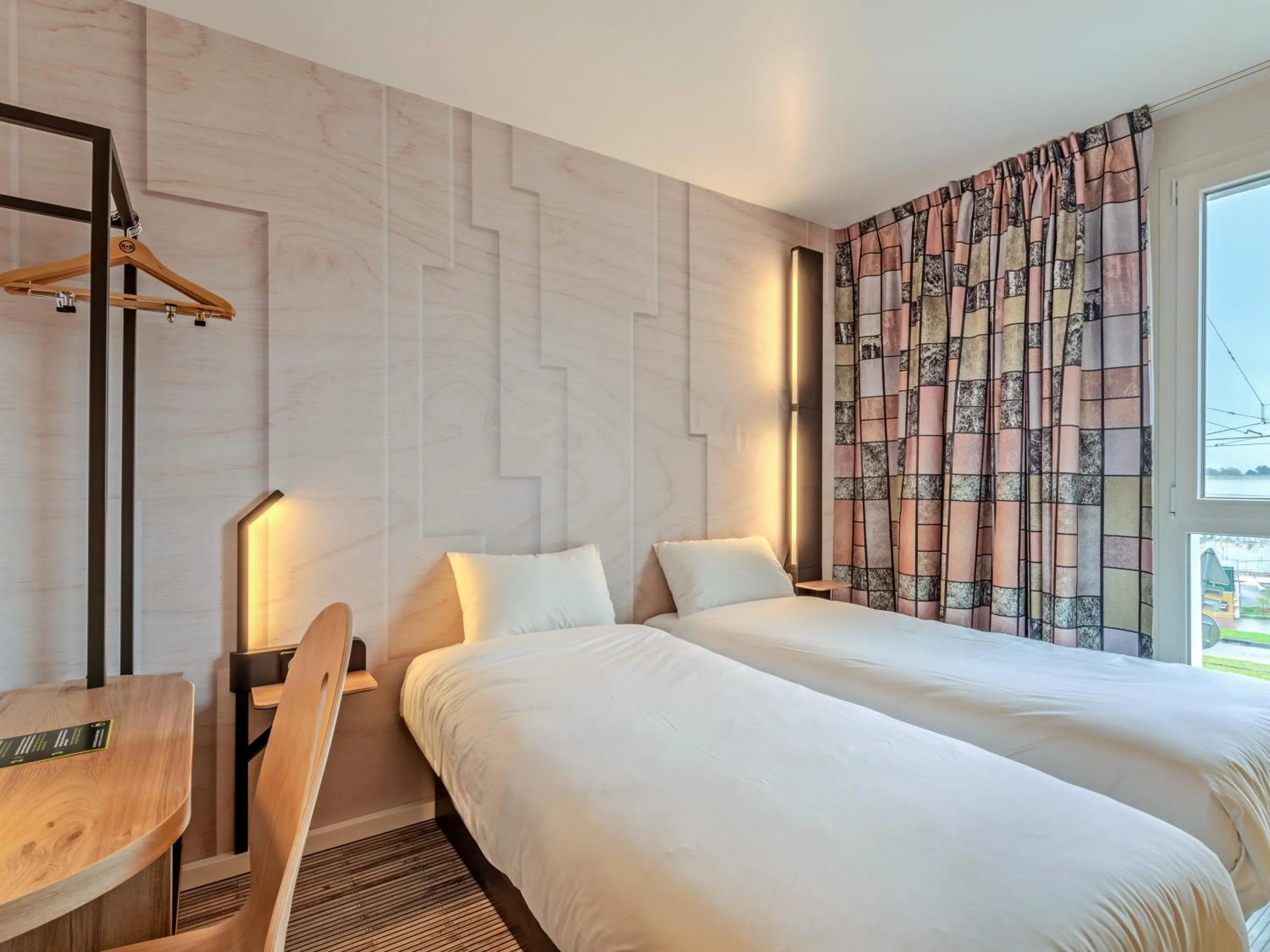 Photo of the whole room, Bed in B&B HOTEL Brest Porte de Gouesnou