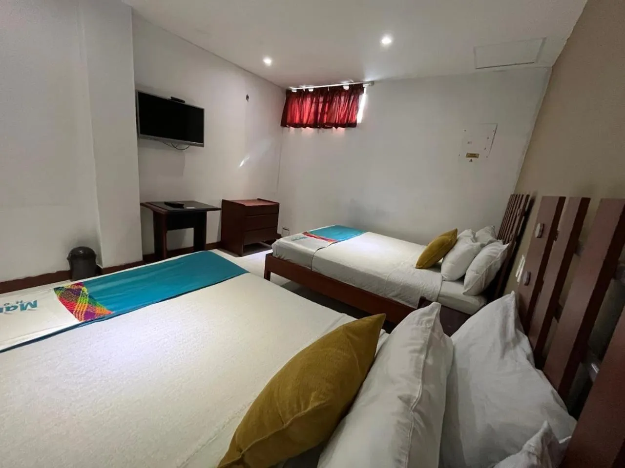 Bed in Mar Inn Hotel