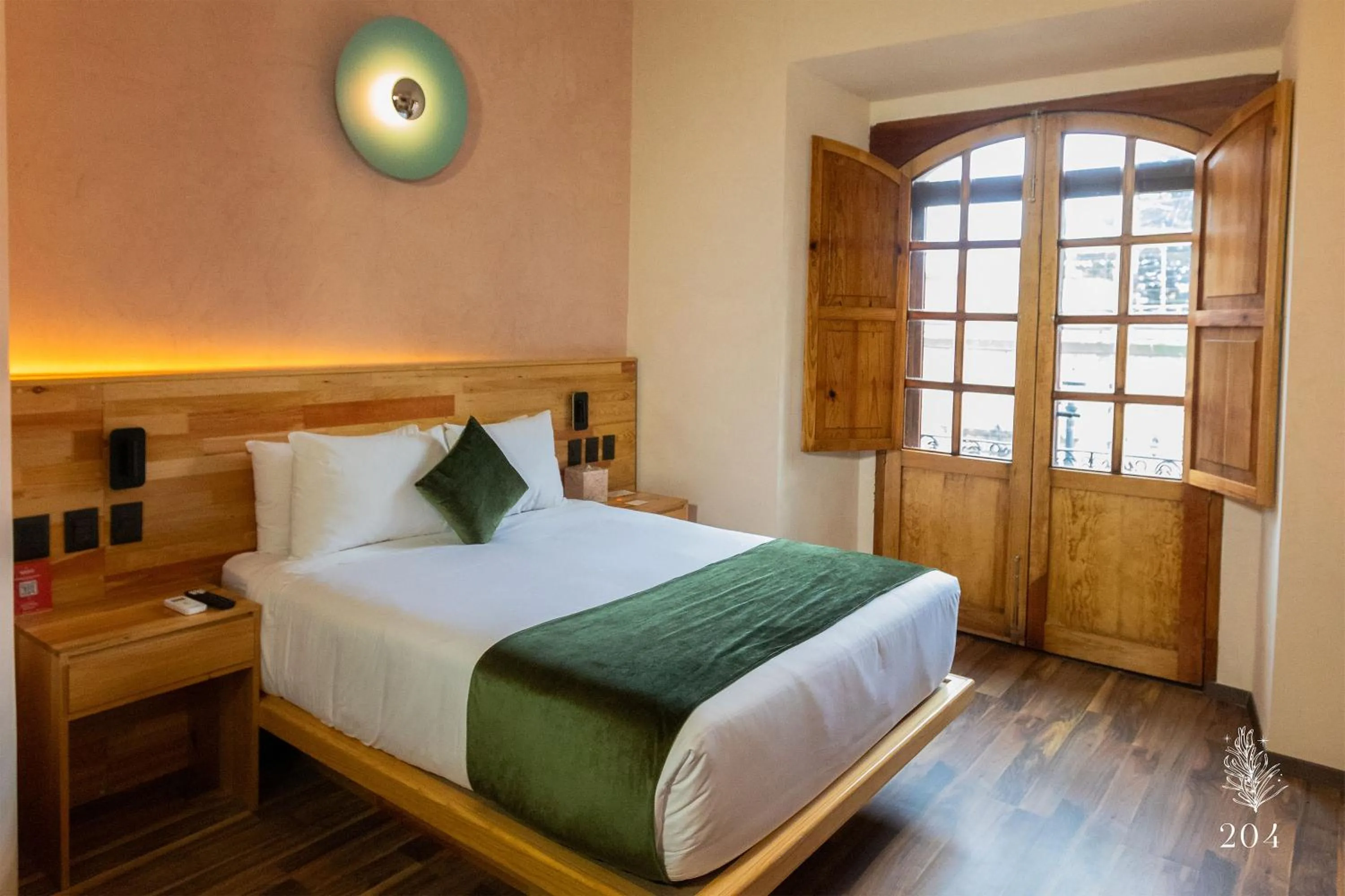 Photo of the whole room, Bed in Sauvé Casa Boutique