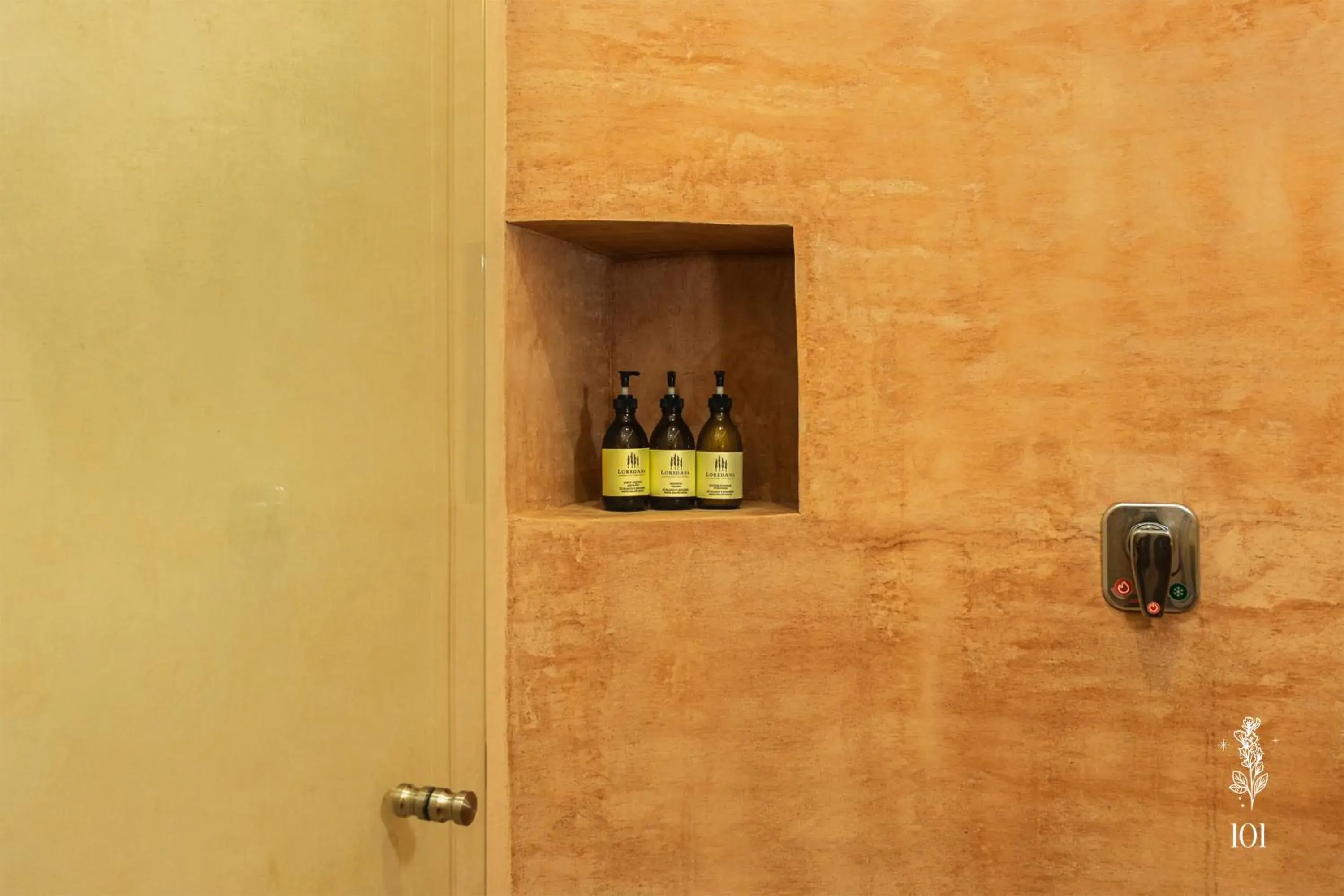 Deluxe Double Room with Bath in Sauvé Casa Boutique Deluxe Double Room with Bath in Sauvé Casa Boutique