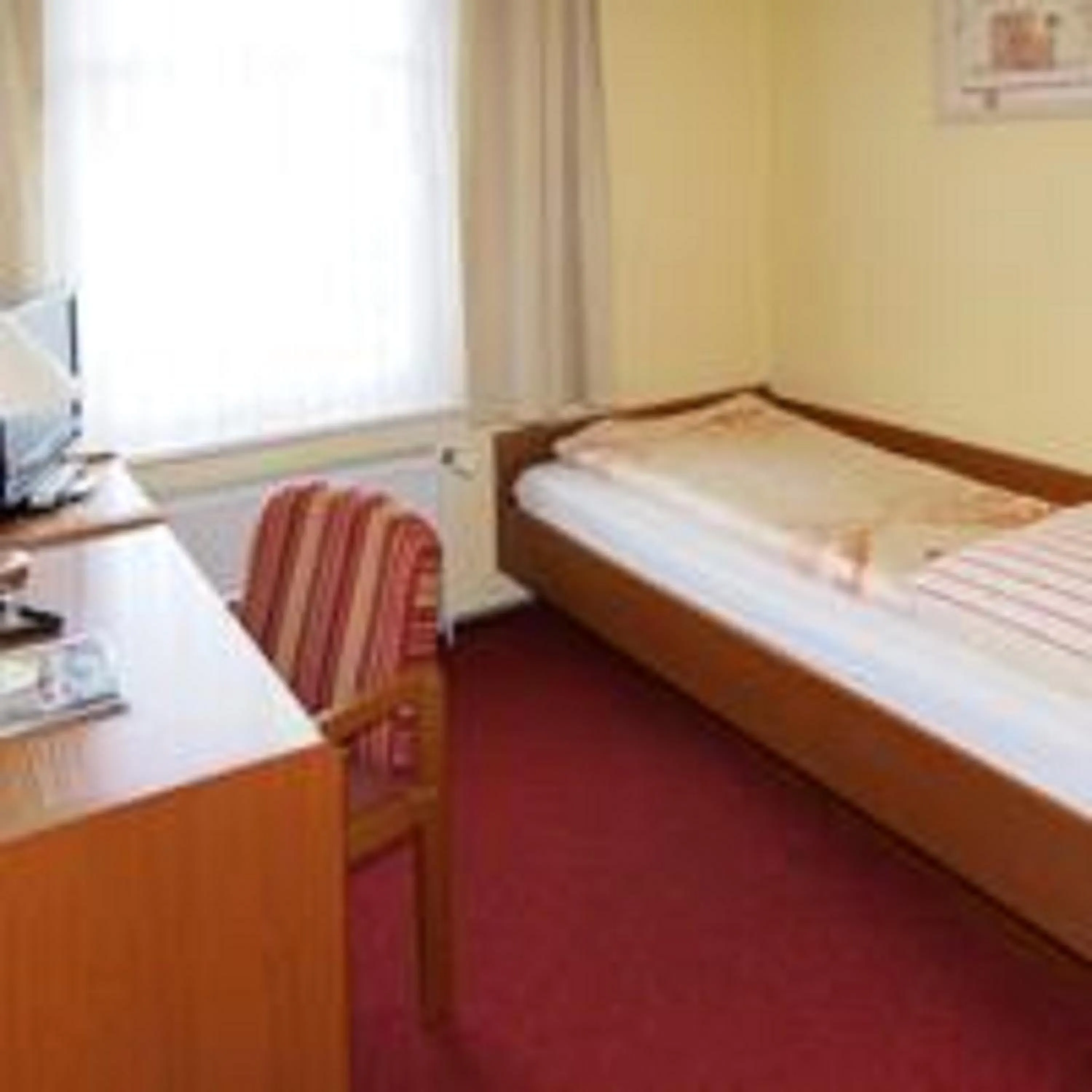 Bed in Hotel Grüner Baum